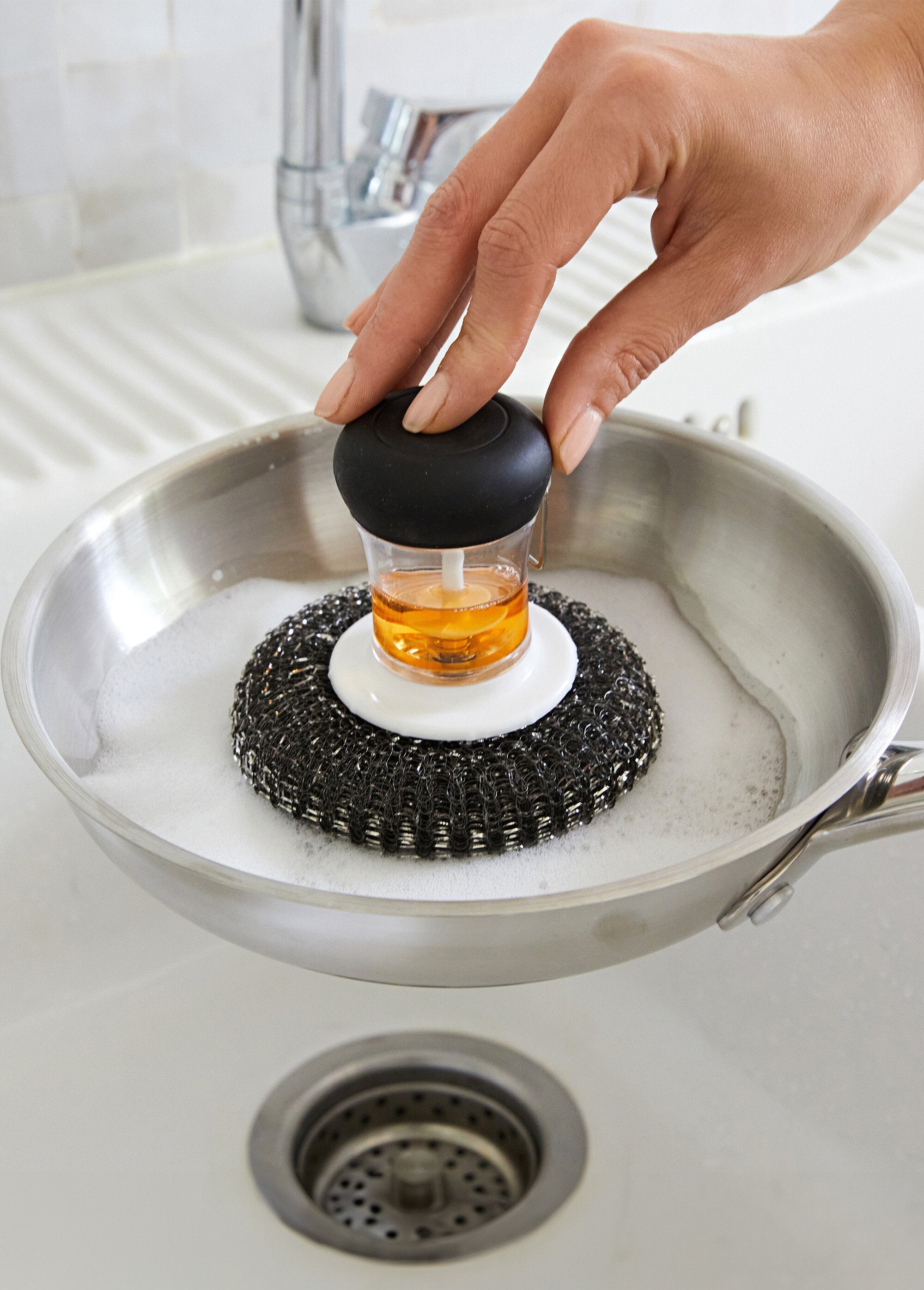 Metalen_spons_met_handvat_Eponge_metal_DE1_slim