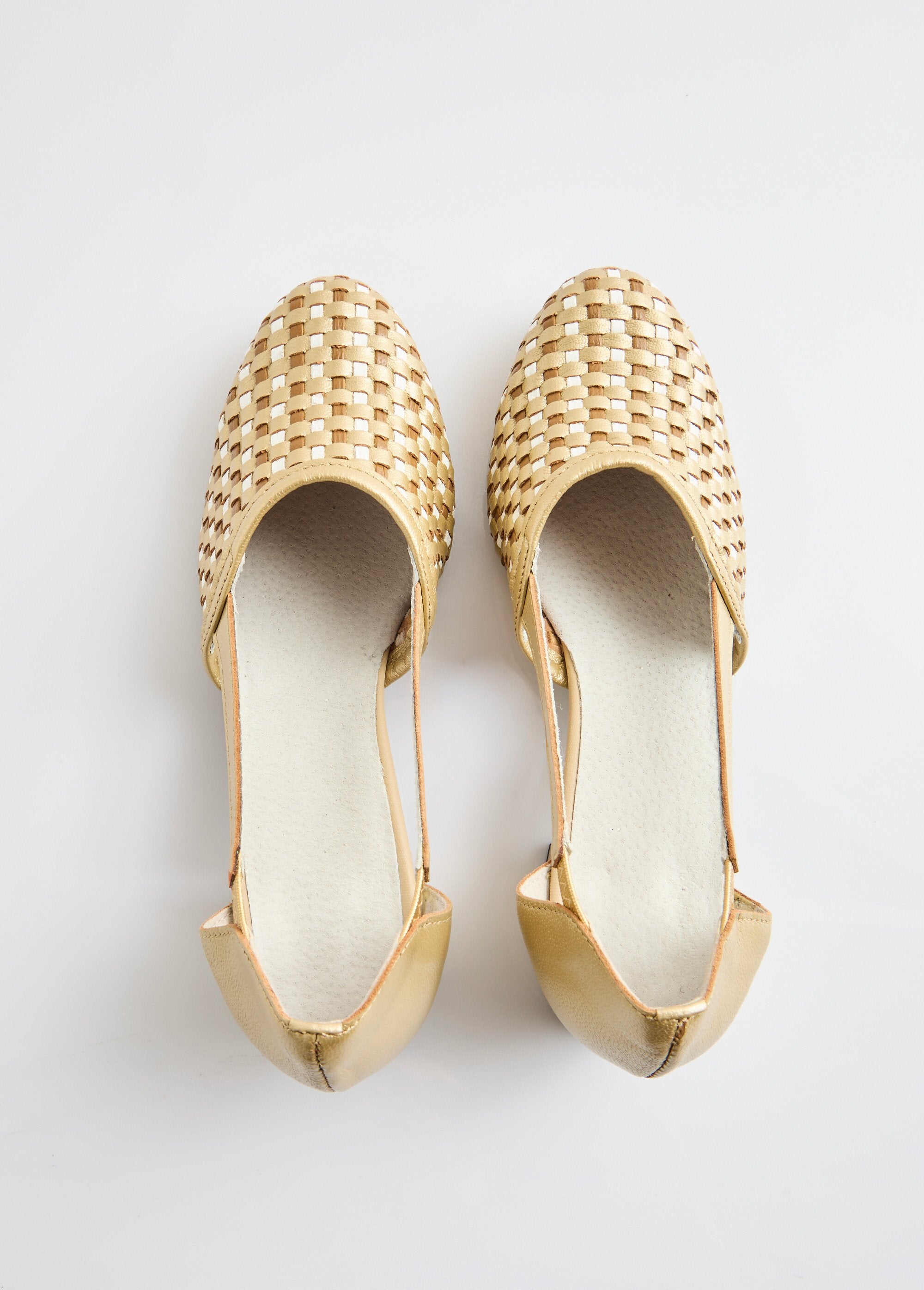 Leren_pumps_Beige_en_wit_OV1_slim