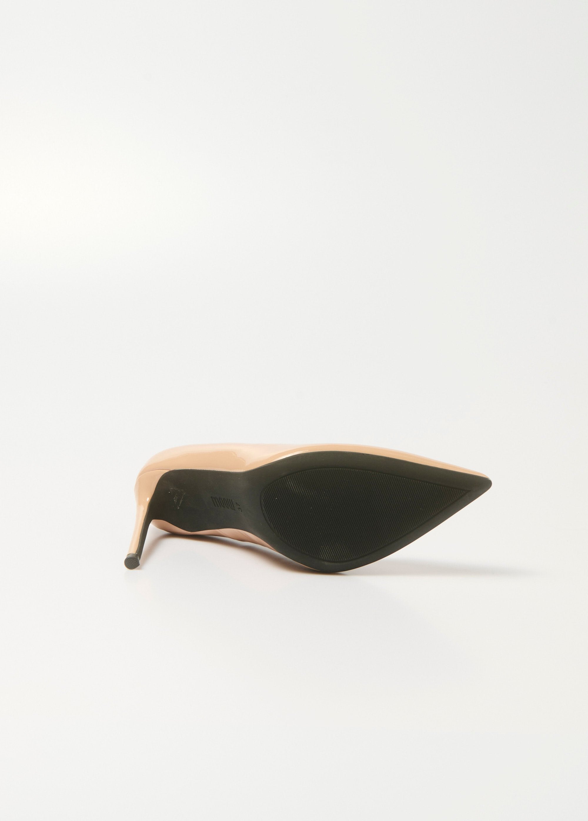 Lakpumps_met_naaldhak_Vernis_beige_UN1_slim