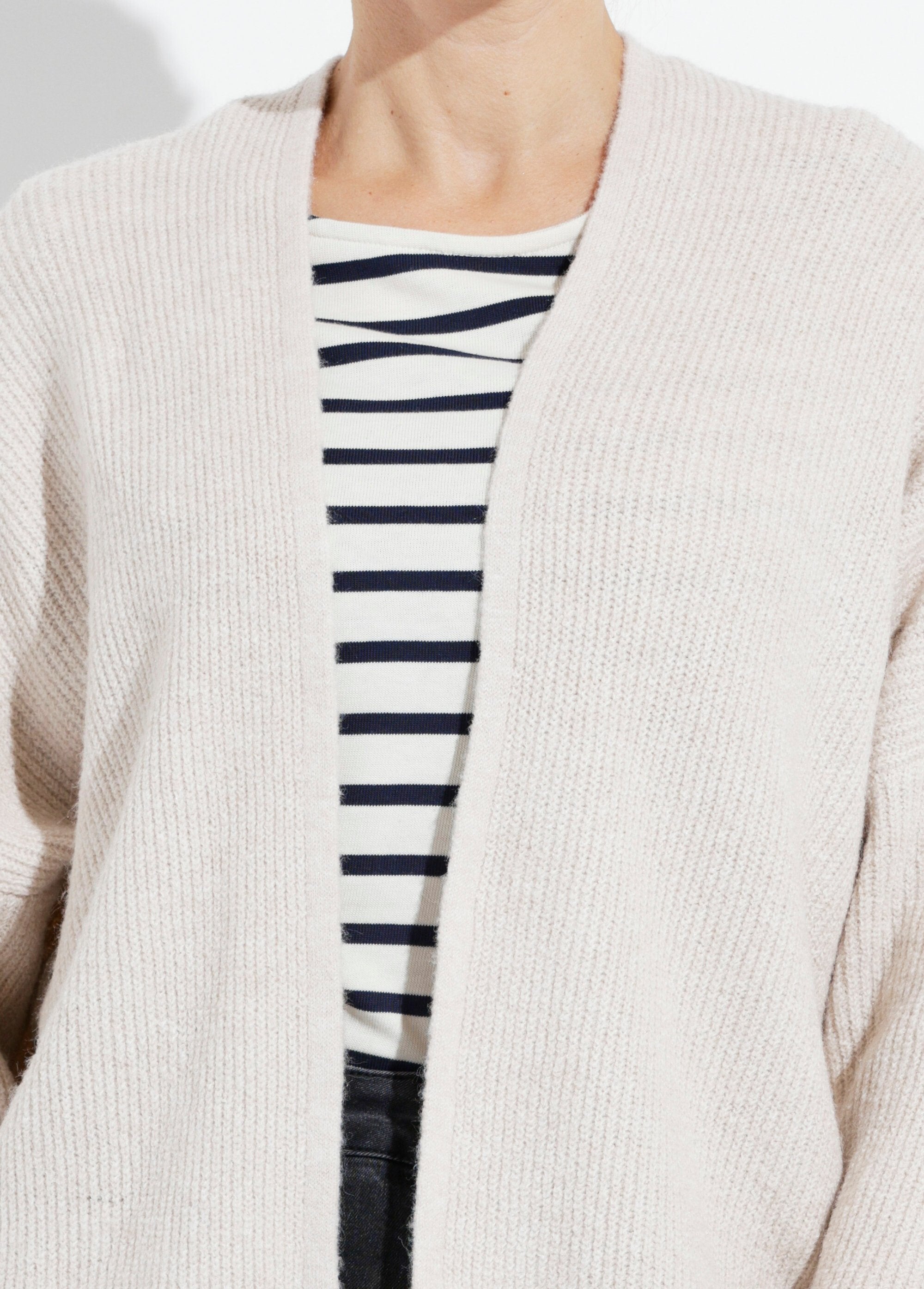 Gilet_van_rand_tot_rand,_strakke_manchetten_Beige_DE1_slim