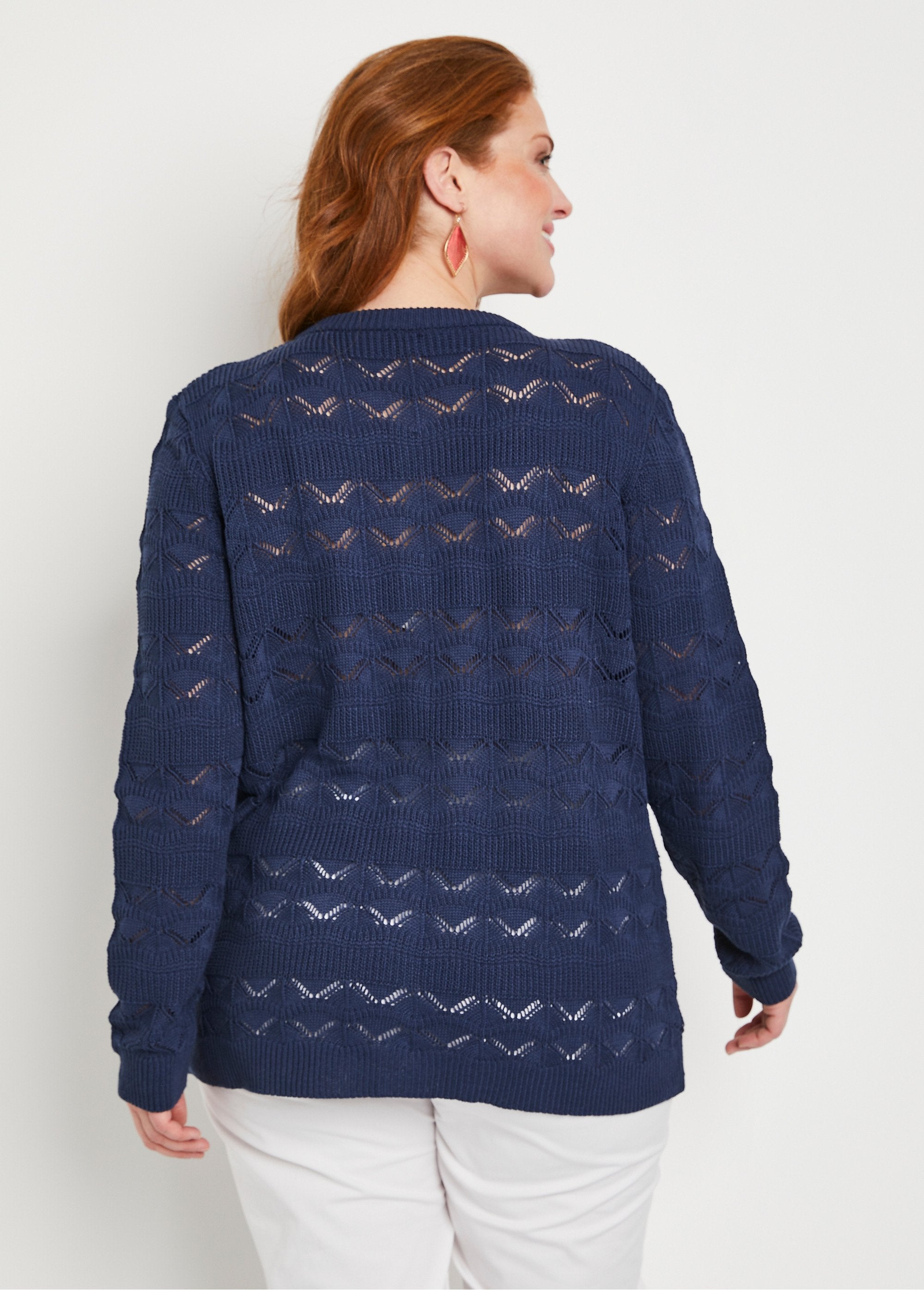 Kort_vest_met_opengewerkte_knoopsluiting_Marien_DO1_curvy