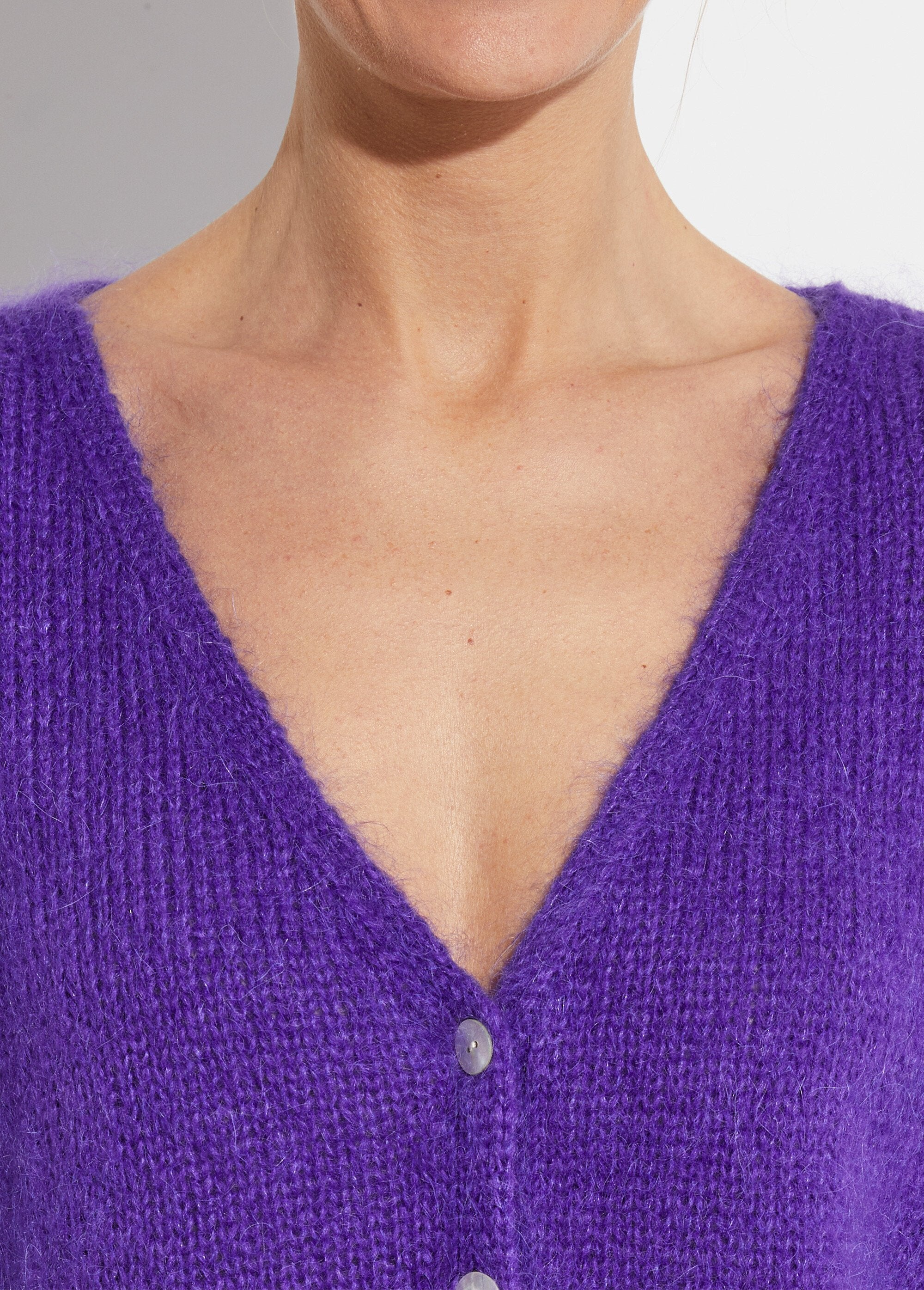 Warm_vest_van_mohair_met_V-hals_Violet_DE1_slim