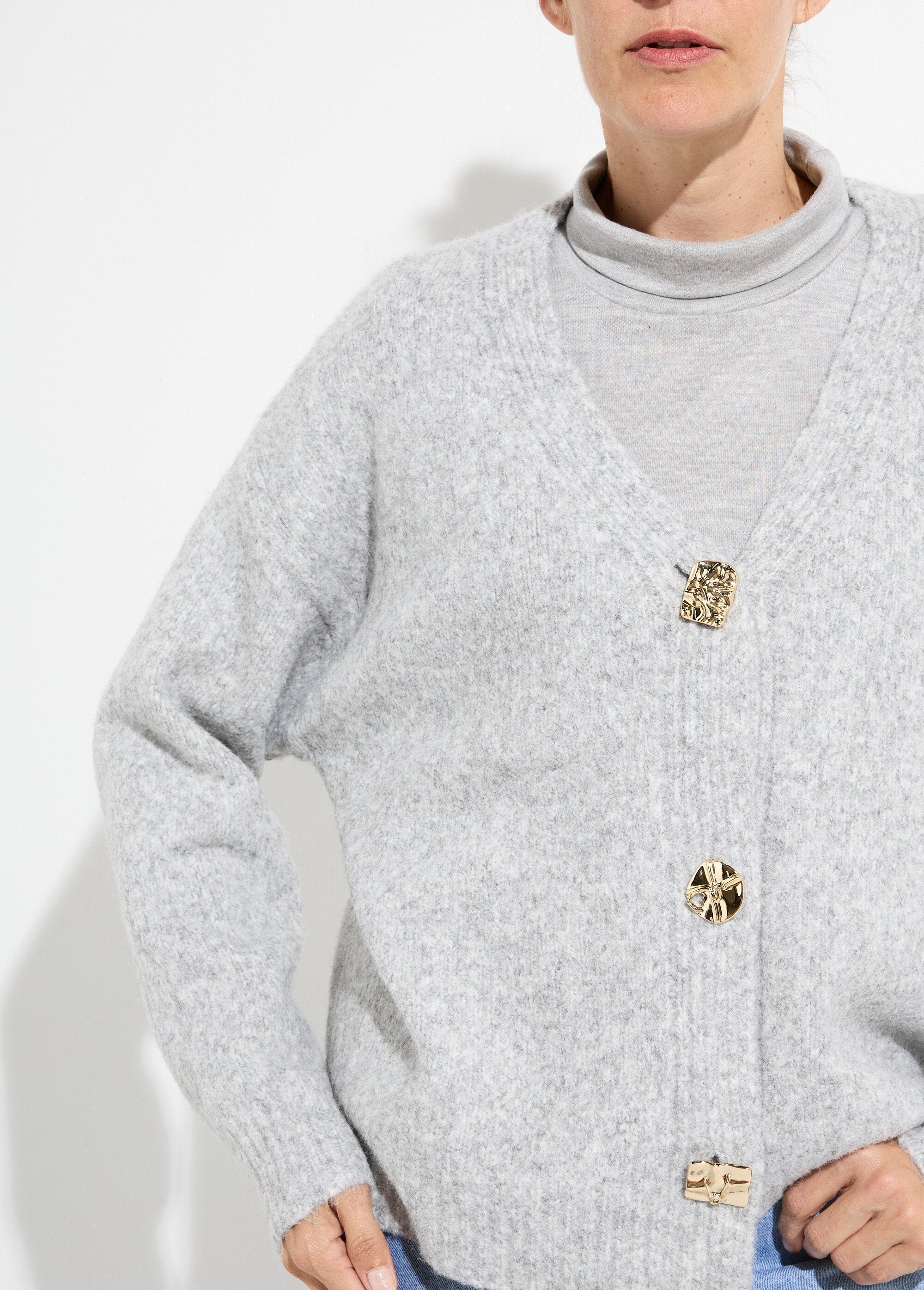 Warm_wollen_vest_met_metalen_knopen_met_juwelen_Gris_DE1_slim