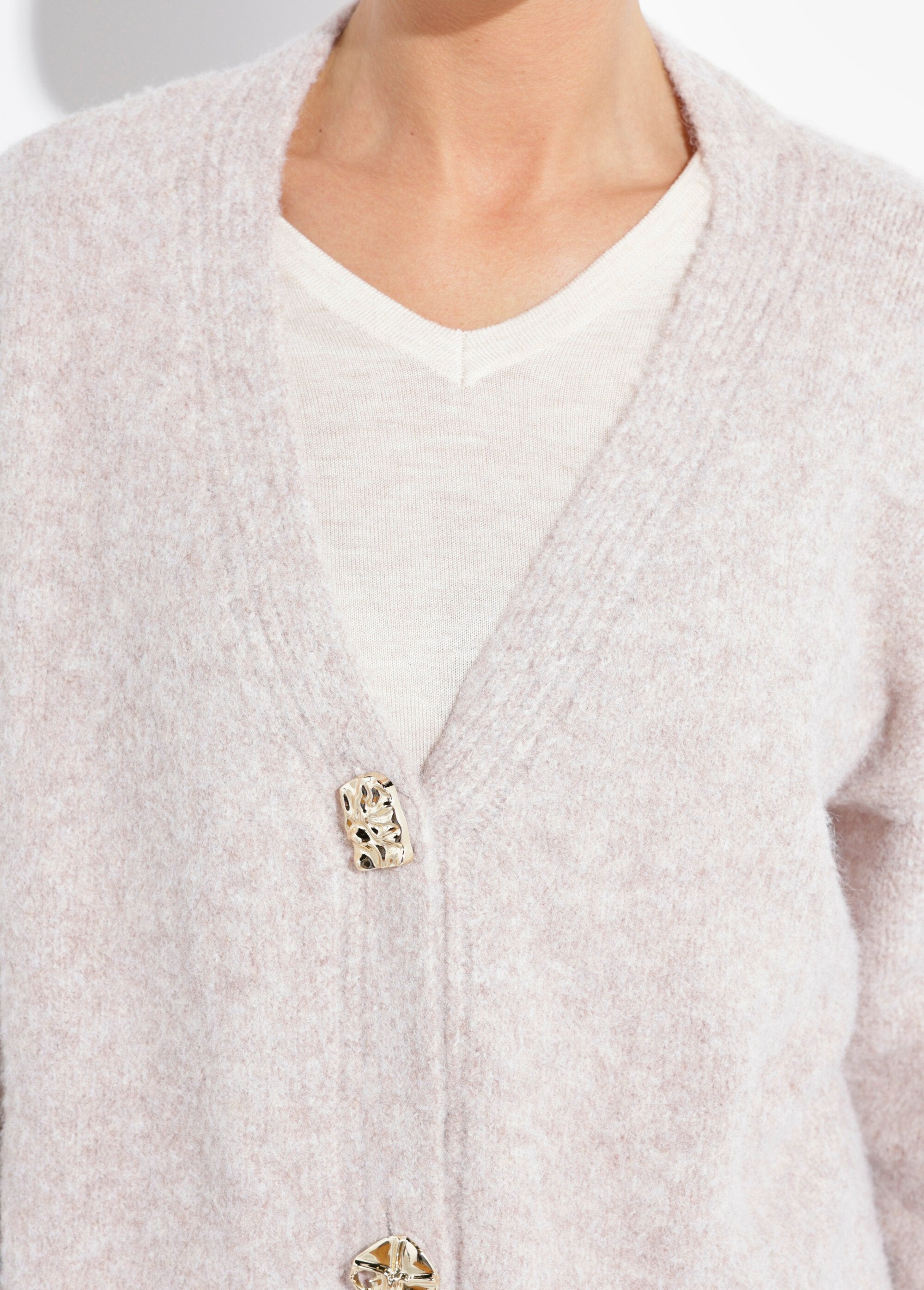 Warm_wollen_vest_met_metalen_knopen_met_juwelen_Beige_DE2_slim