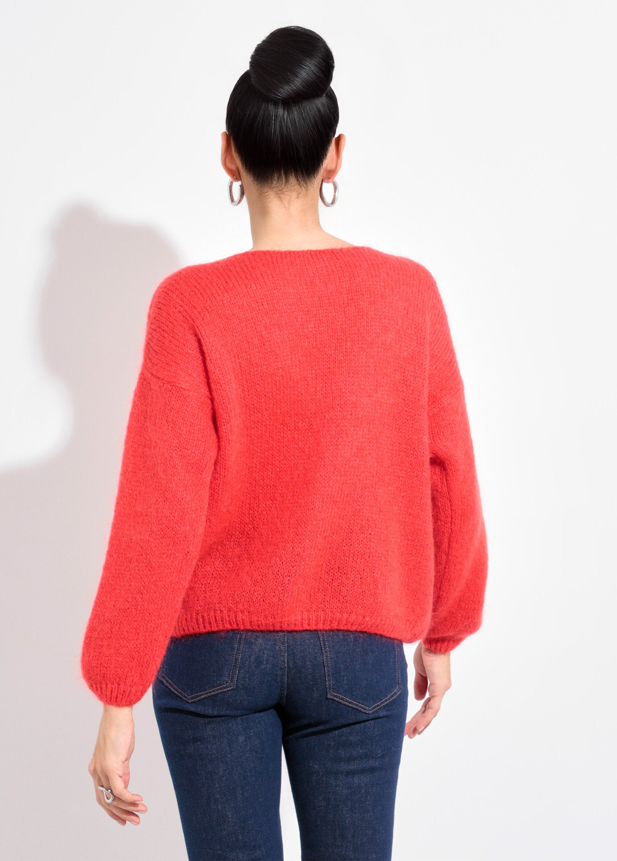 Warm,_zacht_vest_van_mohair_met_V-hals_Rouge_corail_DO1_slim