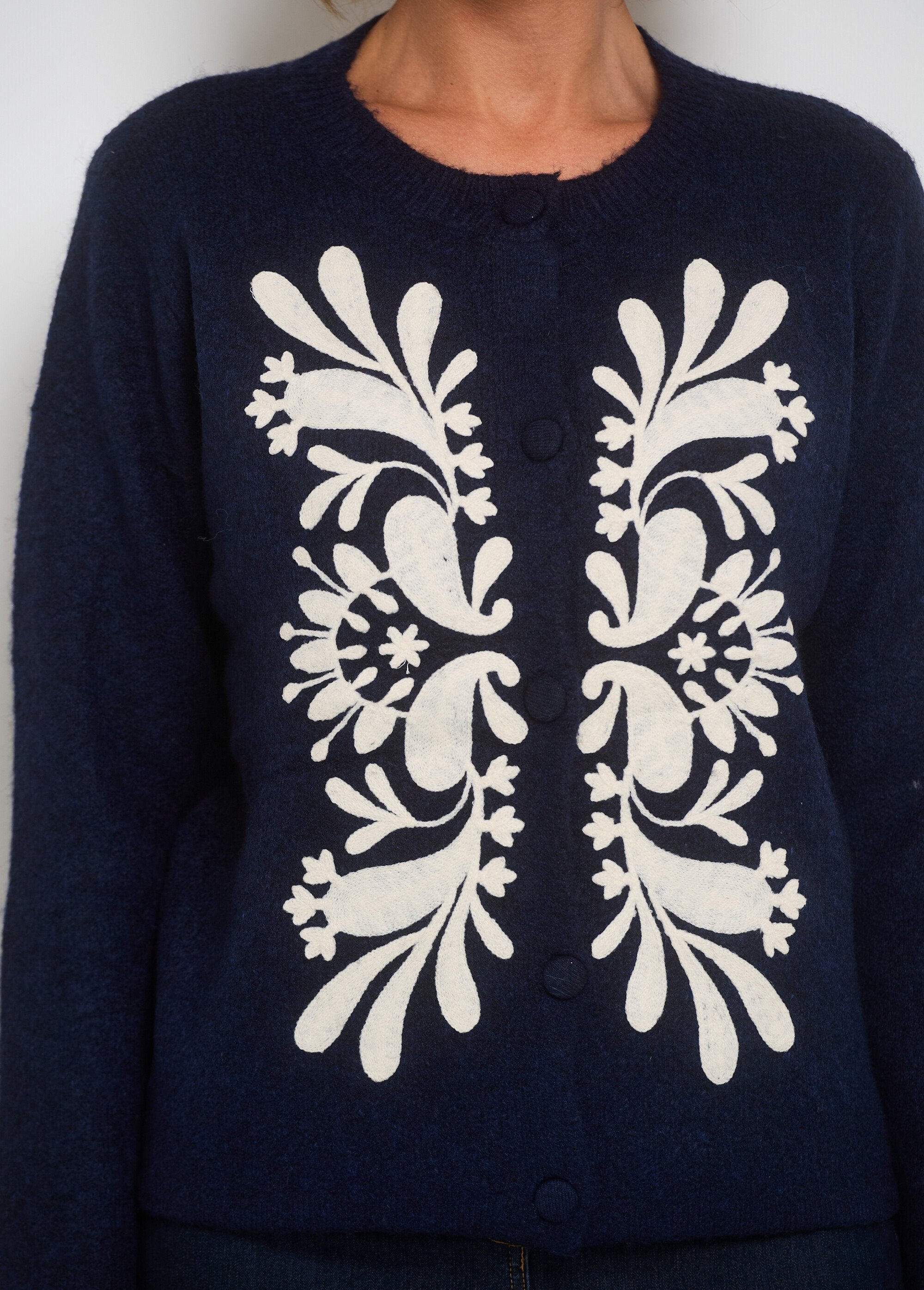 Warm_vest_met_geappliqueerde_motieven_Marine_DE1_slim