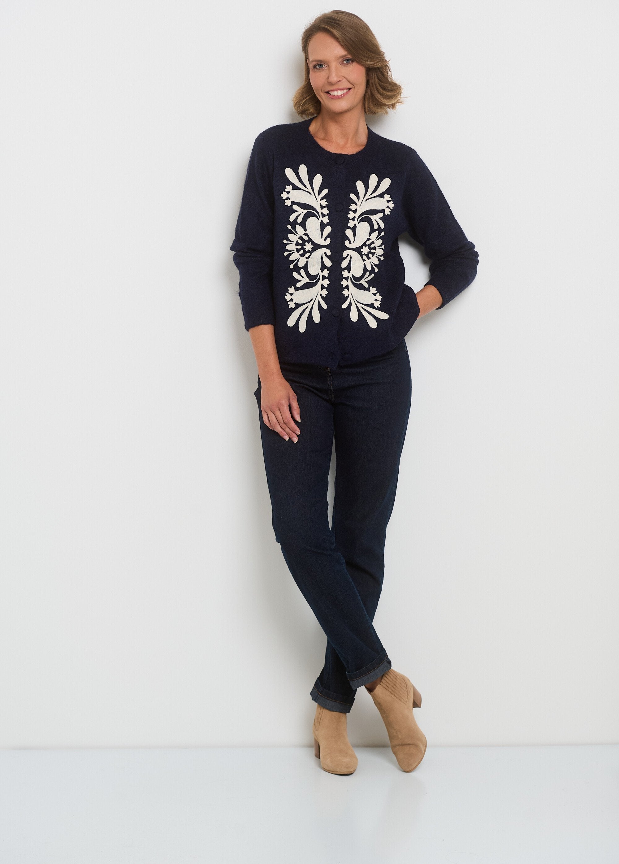 Warm_vest_met_geappliqueerde_motieven_Marine_SF1_slim