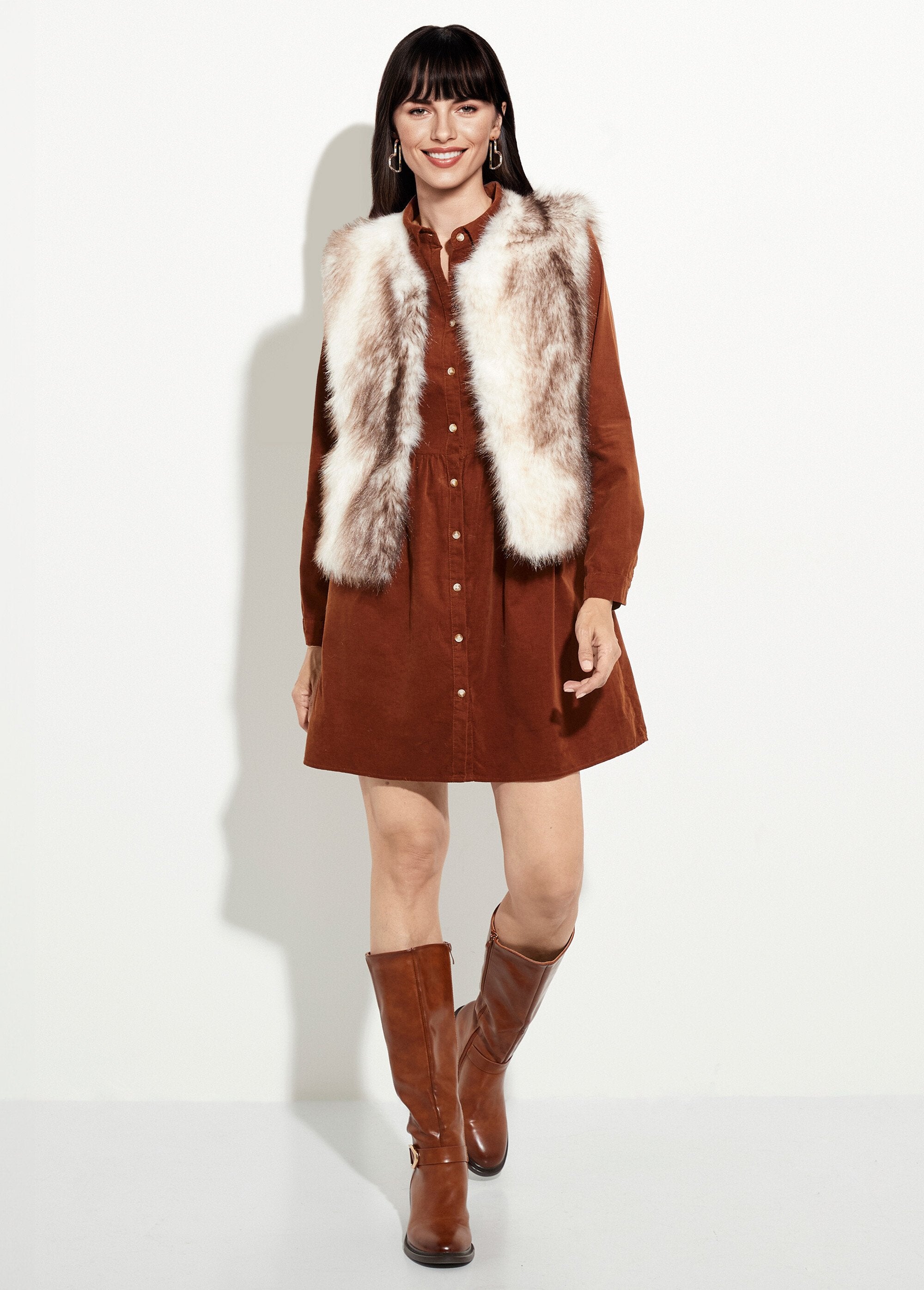 Mouwloos_vest_van_imitatiebont_Beige_SF1_slim