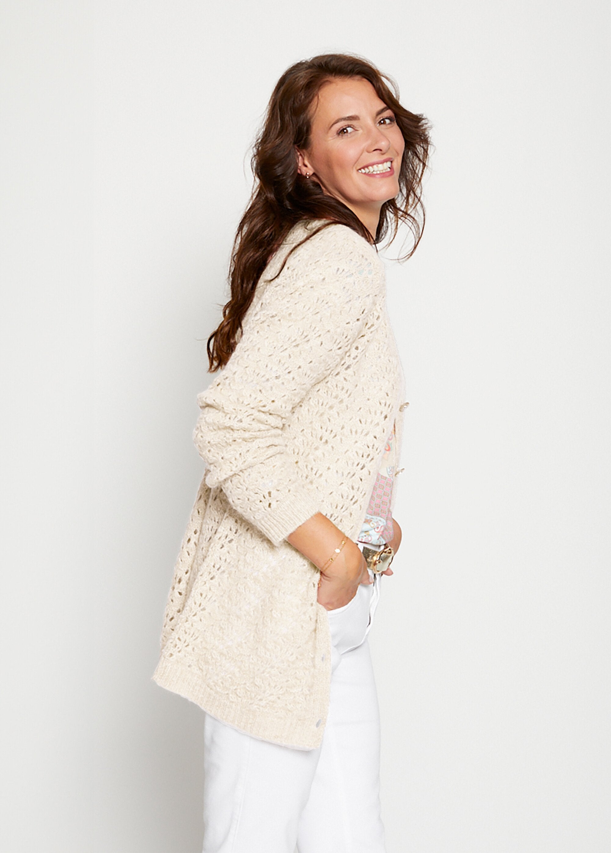 Opengewerkt_vest_met_haareffect_Ecru_DR1_slim