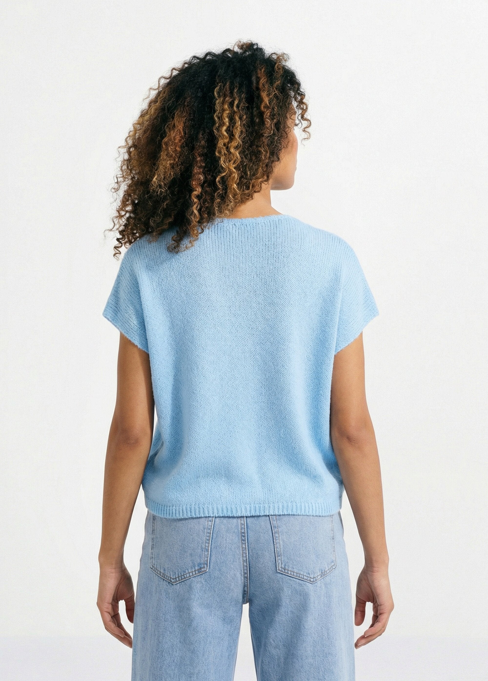 Vest_met_korte_mouwen_en_metalen_knopen_Bleu_ciel_DO1_slim