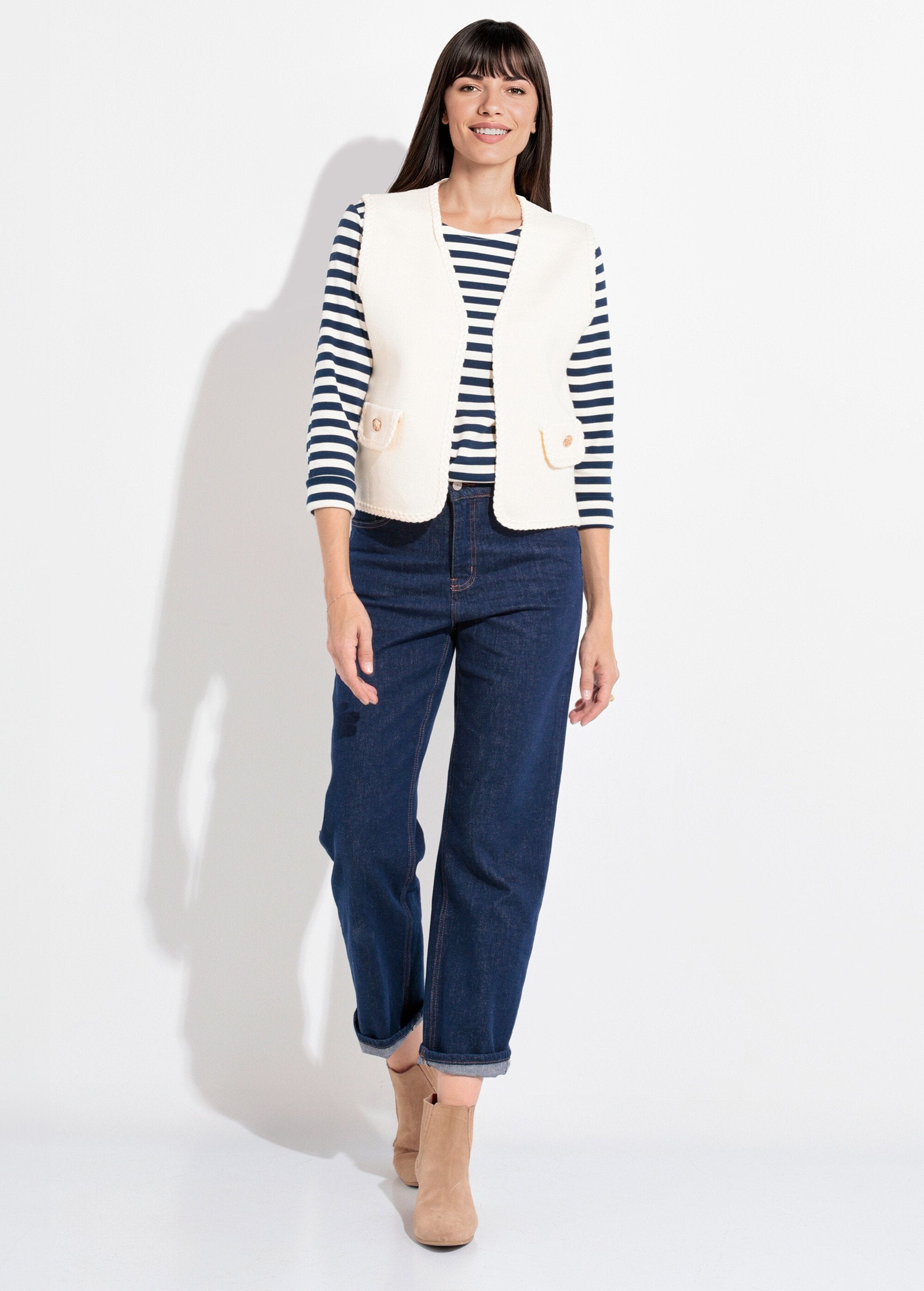 Dik_mouwloos_vest_met_gevlochten_details_Beige_SF1_slim