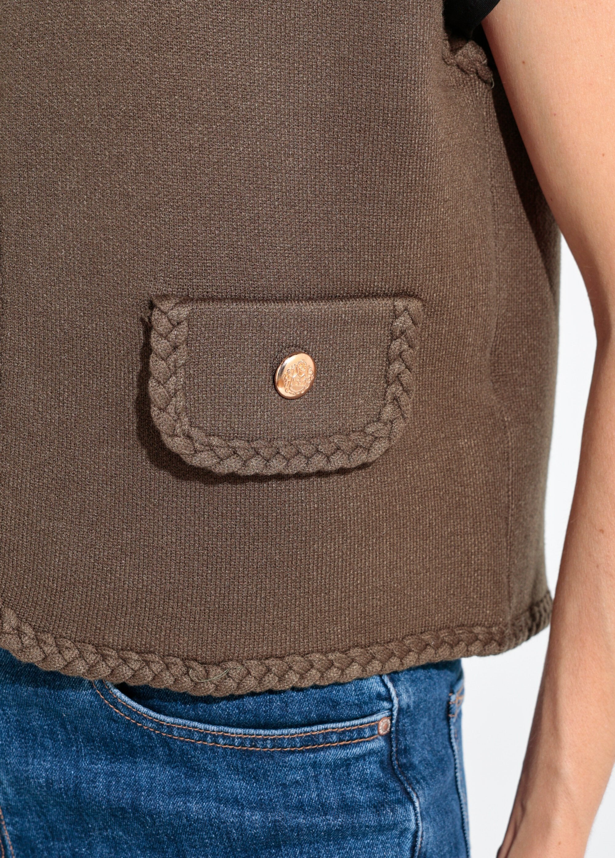 Dik_mouwloos_vest_met_gevlochten_details_Kaki_DE2_slim