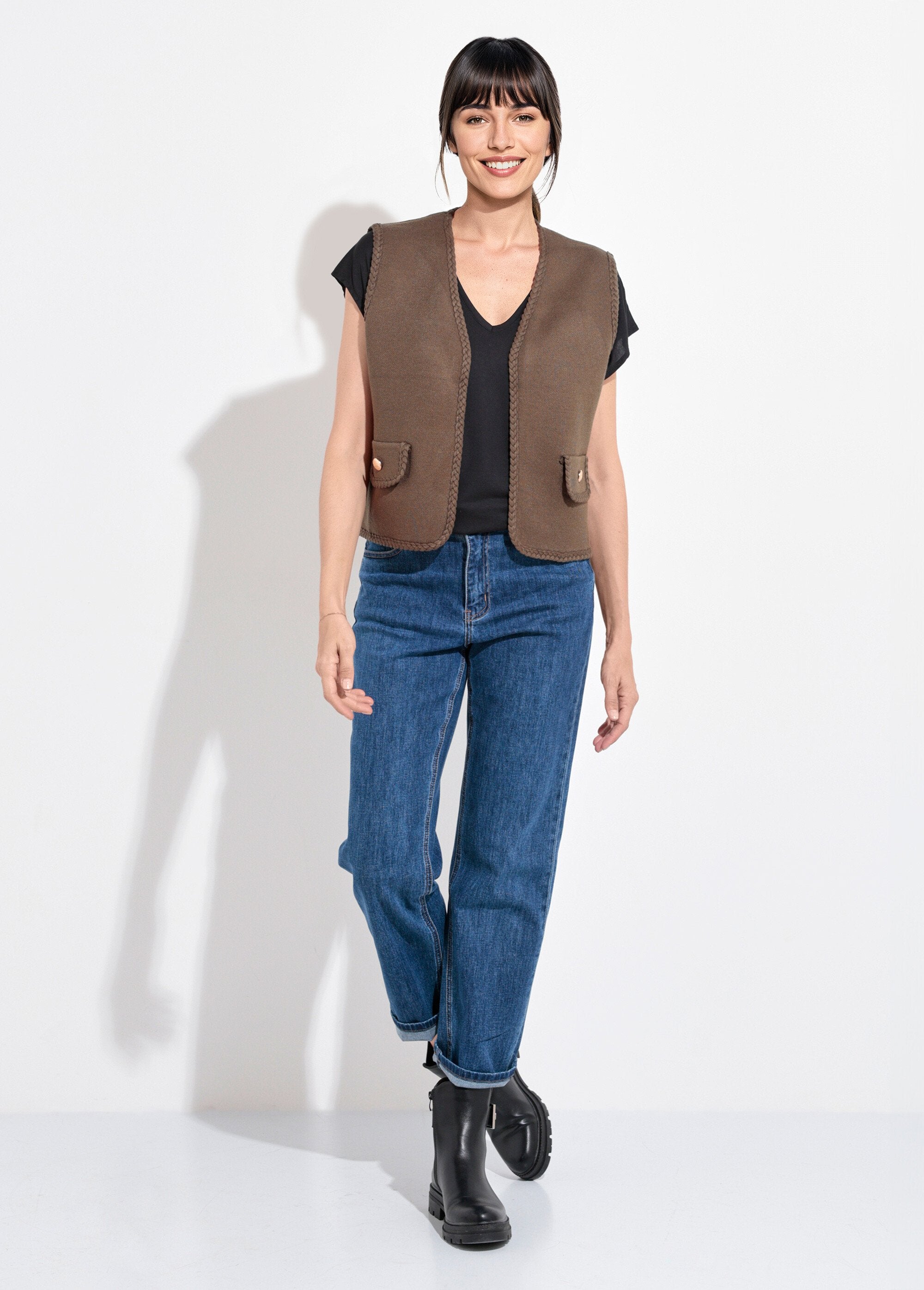 Dik_mouwloos_vest_met_gevlochten_details_Kaki_SF1_slim