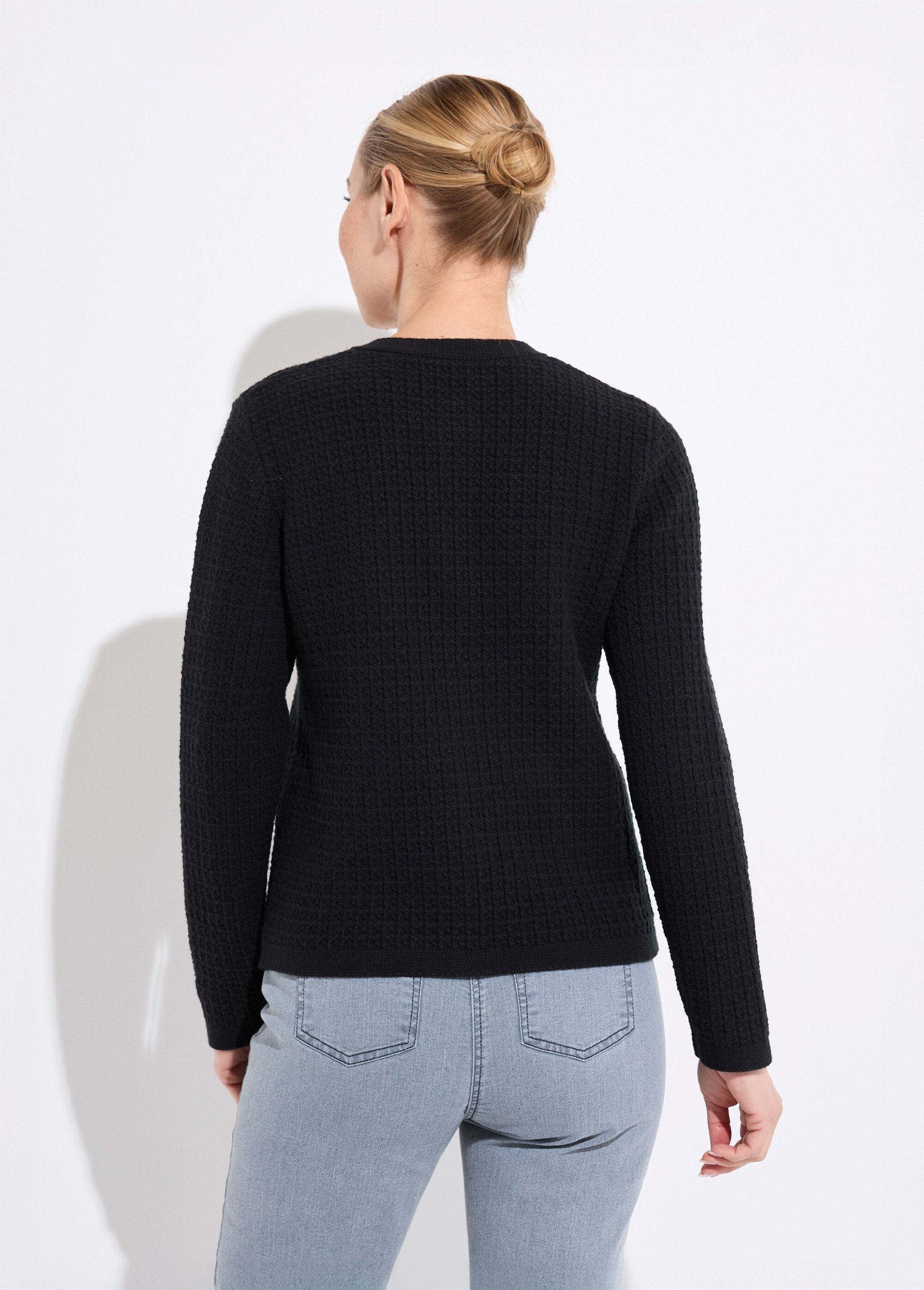 Gebreid_gilet_met_tweed-effect_en_korte_knopen_Noir_DO1_slim