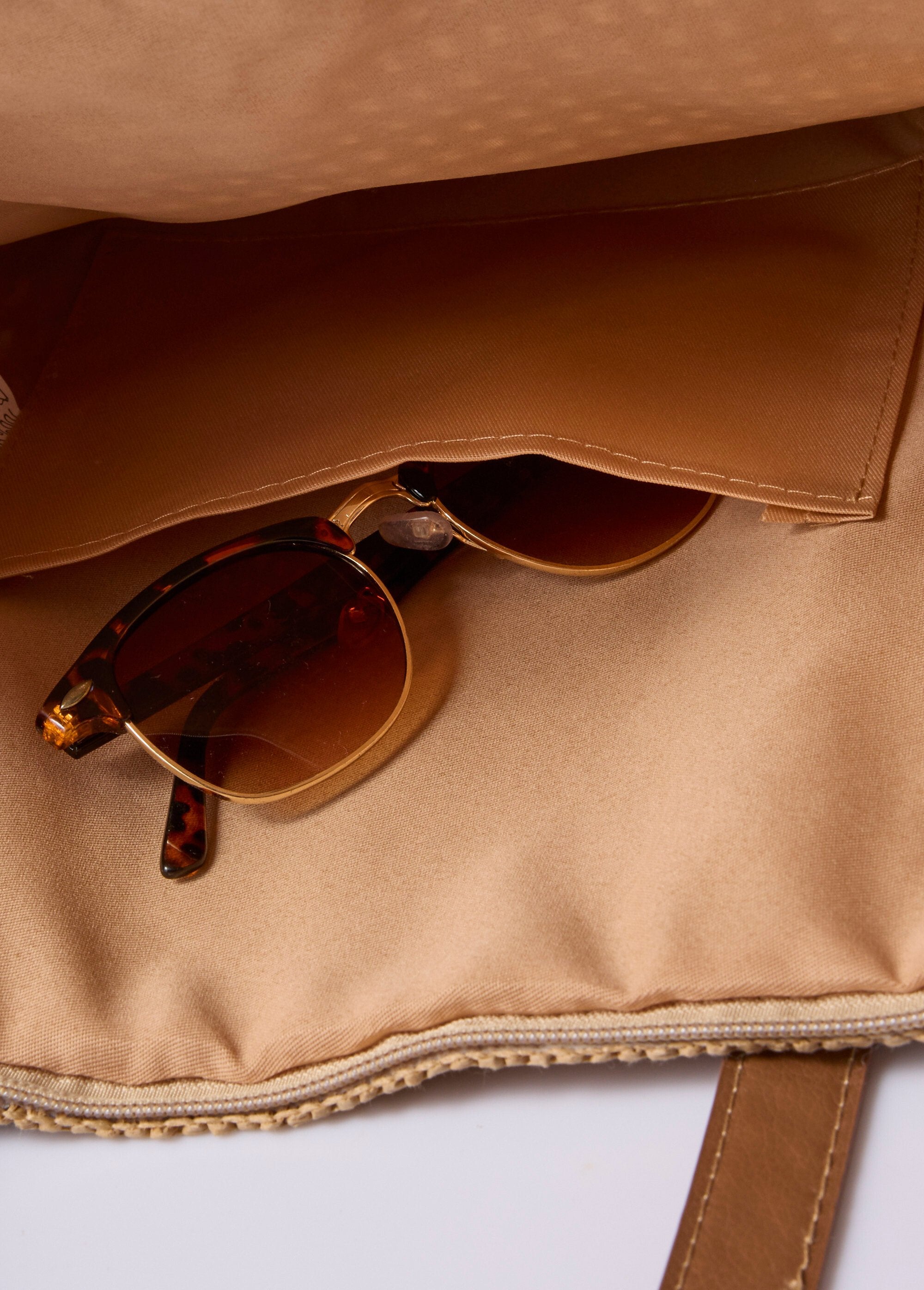 Grote_strotas_met_imitatieleren_hengsels_Beige_DE2_slim