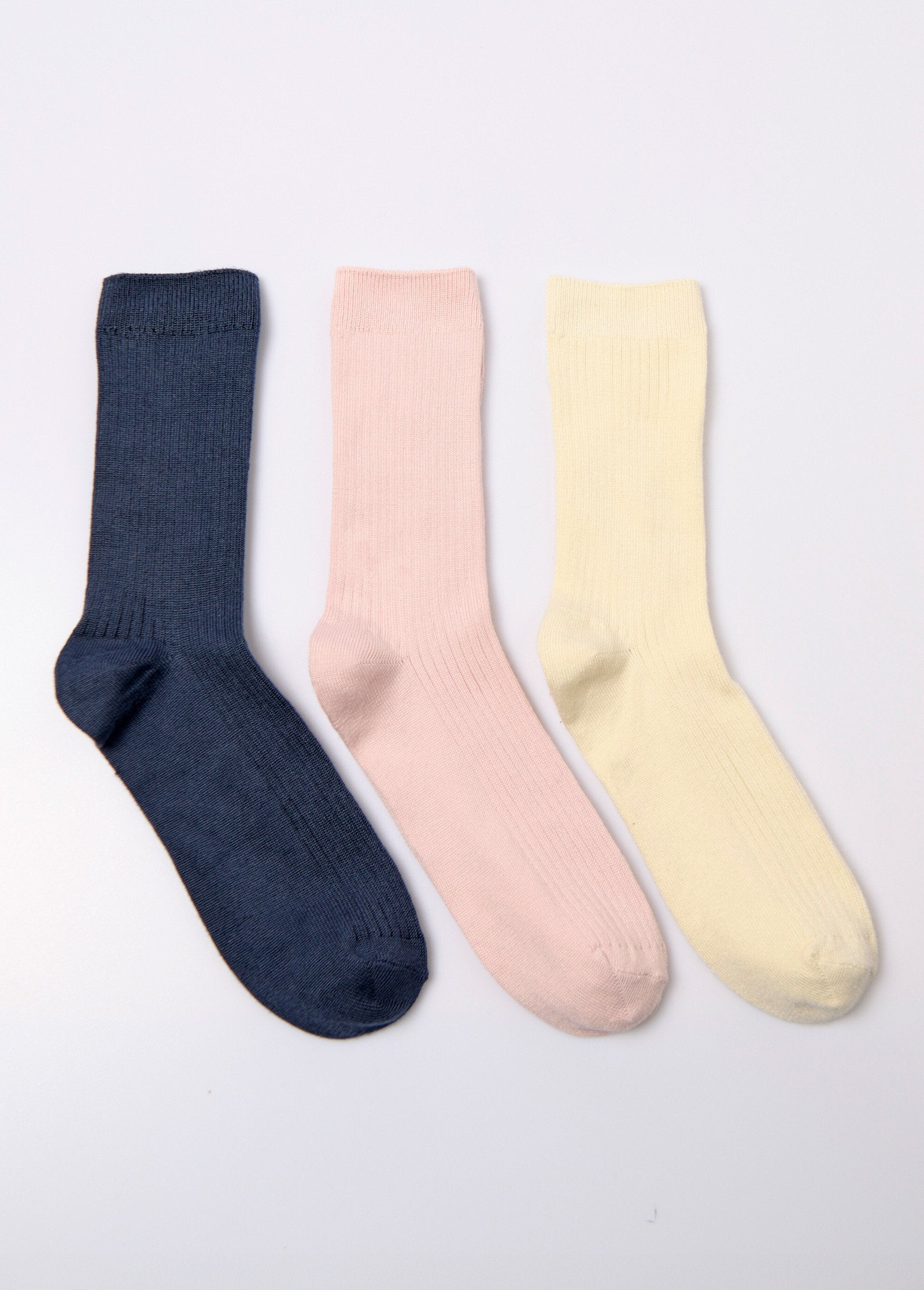Set_van_3_geribbelde_sokken_Rose_lot_3_DE1_slim