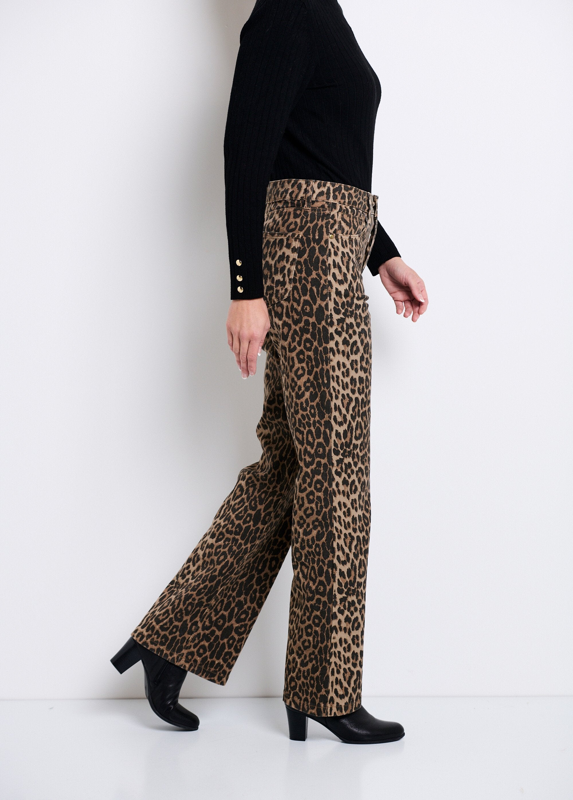 Rechte_5-pocket_jeans_met_luipaardprint_Leopard_DR1_slim