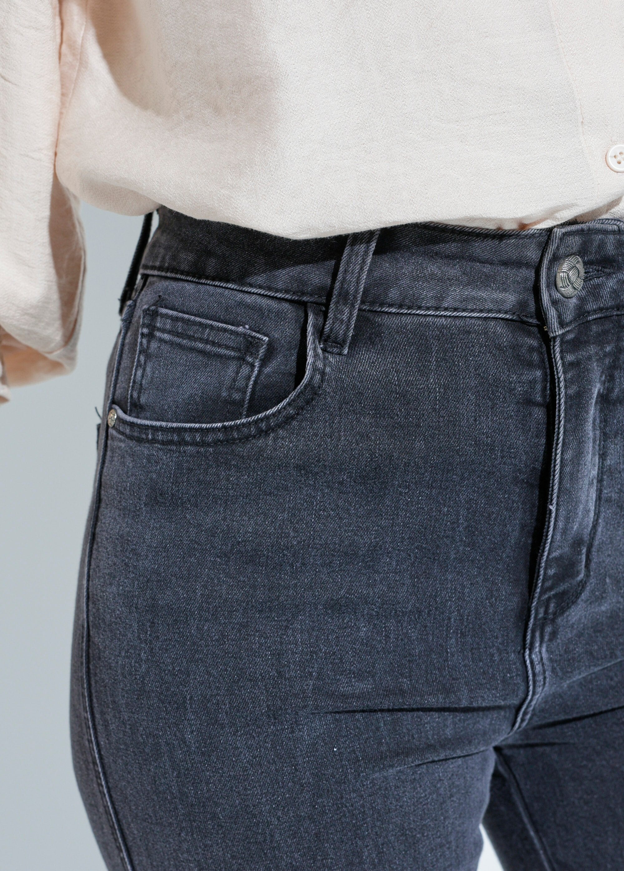 Donkere_rechte_jeans,_speciaal_BIG_Gris_anthracite_DE1_slim