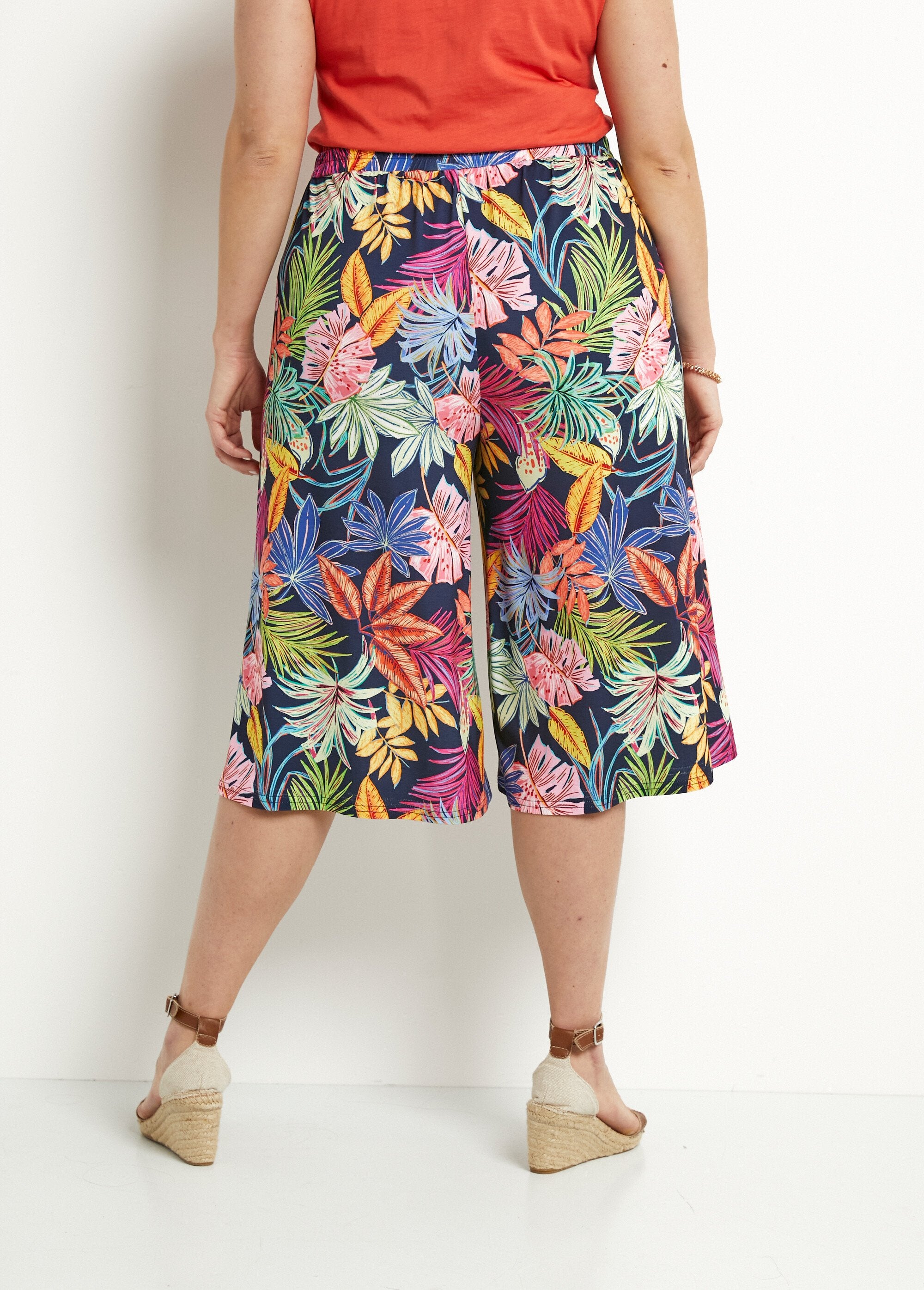 Culottes_met_bladprint_en_elastische_taille_Marine_et_rose_DO1_curvy