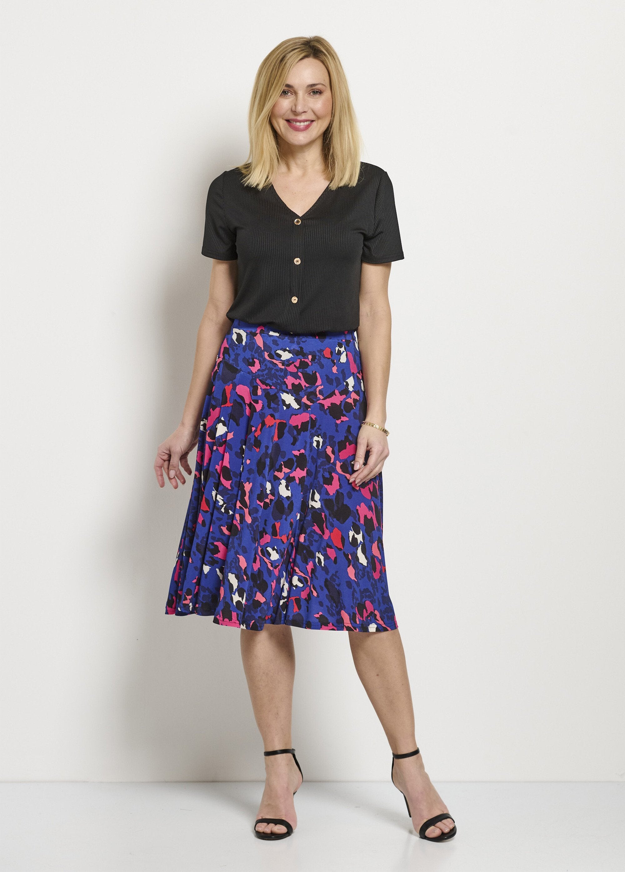 Uitlopende_rok_met_luipaardprint_in_het_midden_Bleu_et_fuchsia_SF1_slim