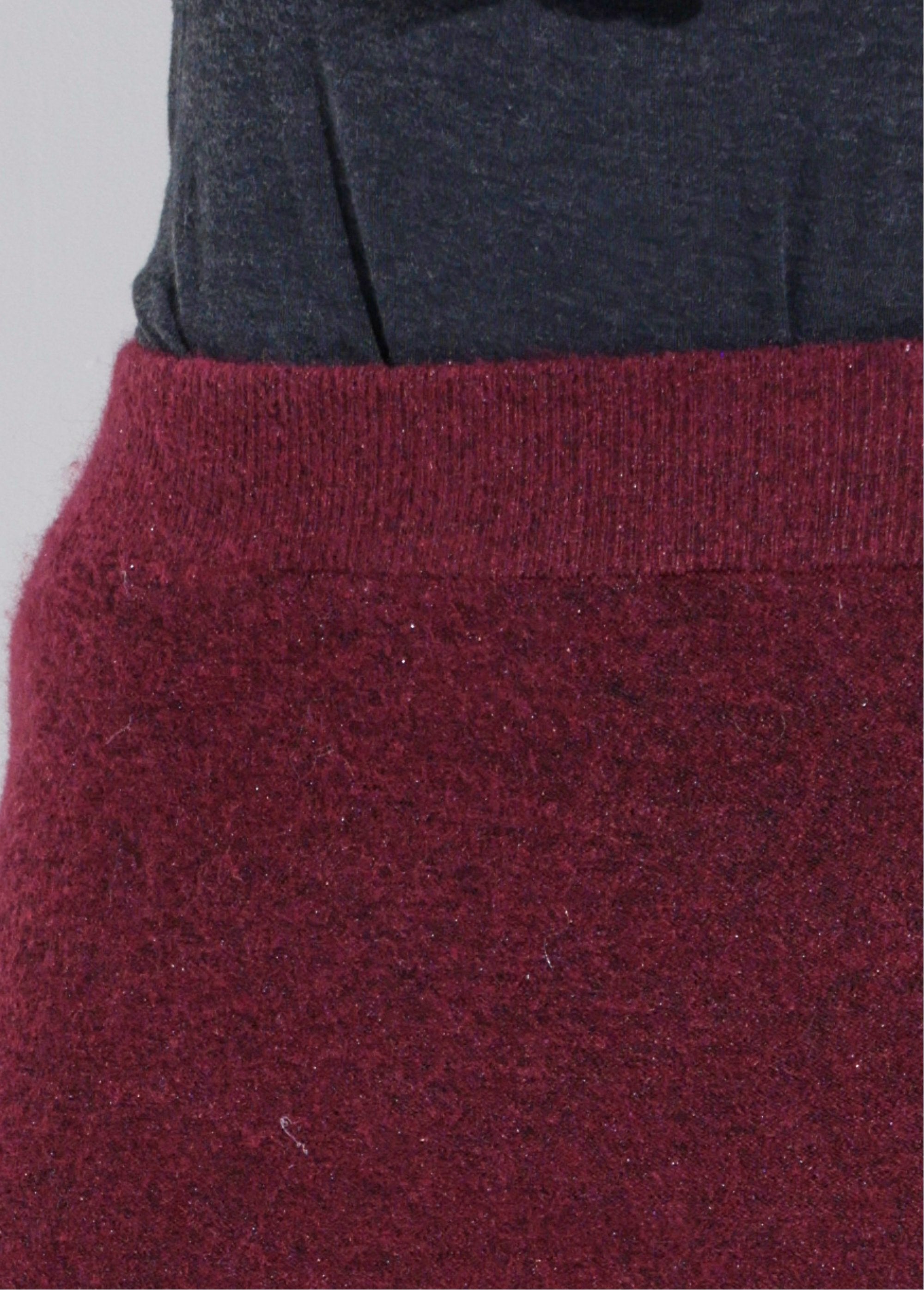 Lange_tulpvormige_gebreide_rok_Bordeaux_DE1_slim