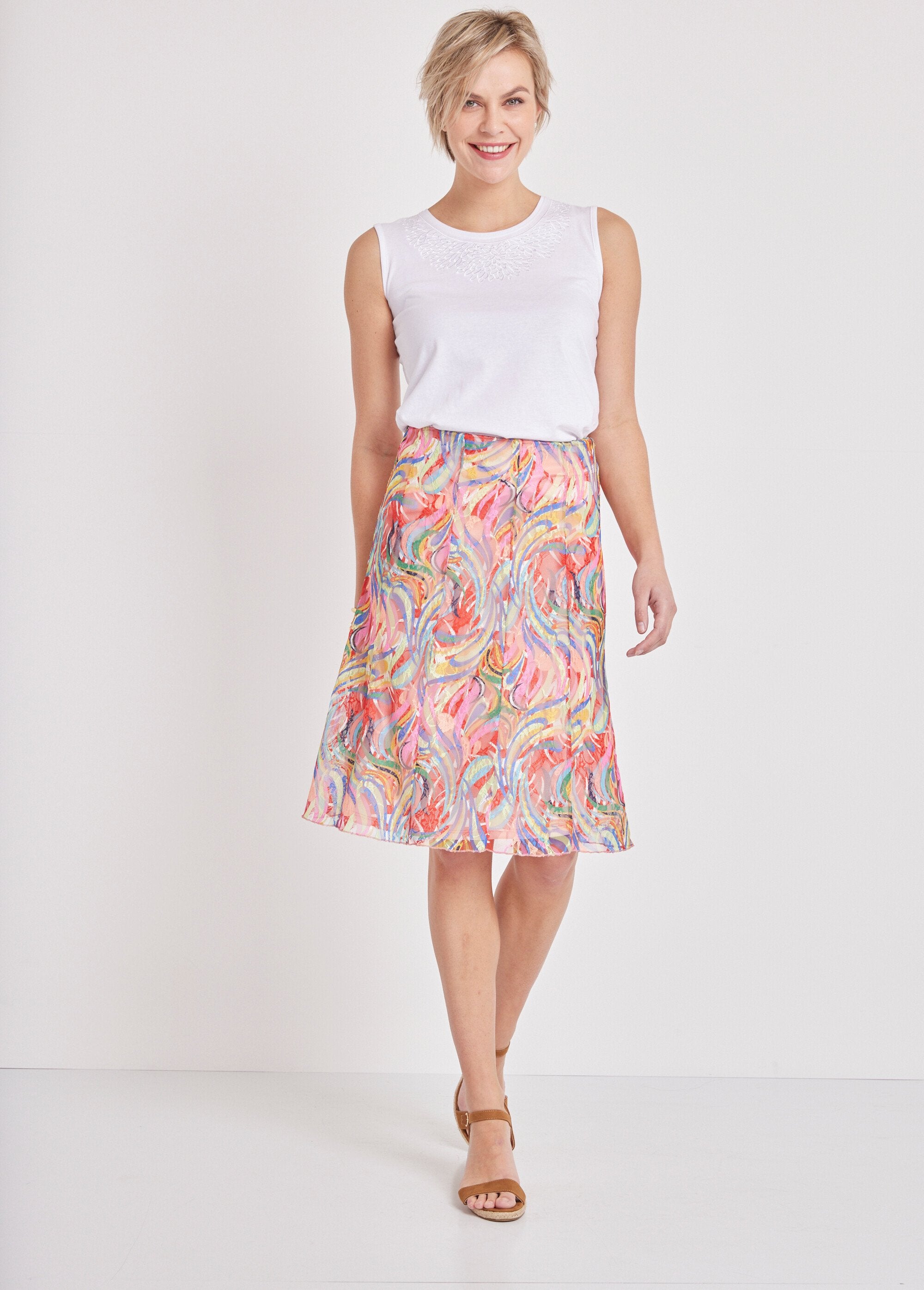 Uitlopende_rok_tot_halverwege_de_lengte_in_kanten_mesh_Multicolore_SF1_slim