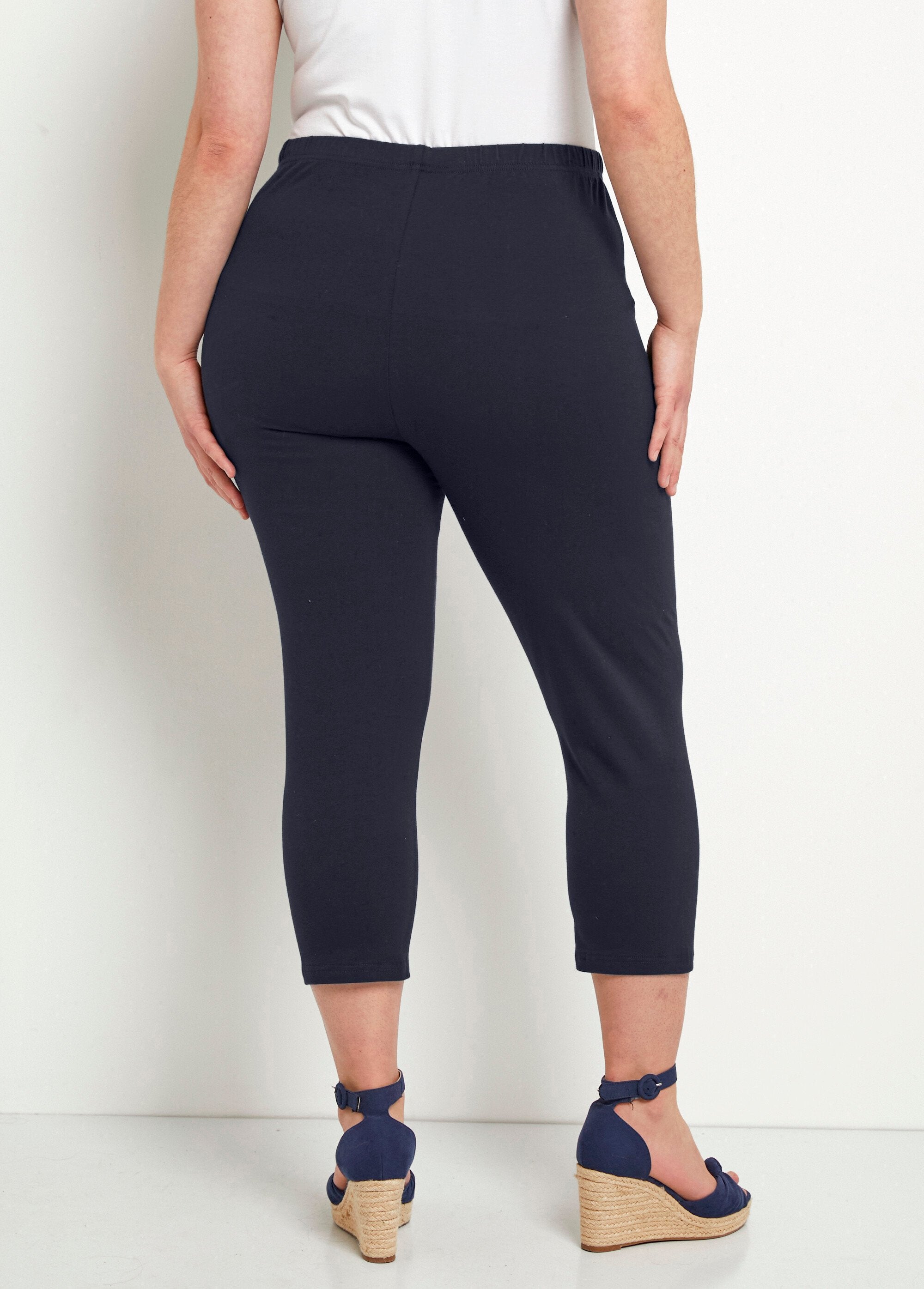 Korte_katoenen_legging_met_elastische_tailleband_Uni_marine_DO1_curvy