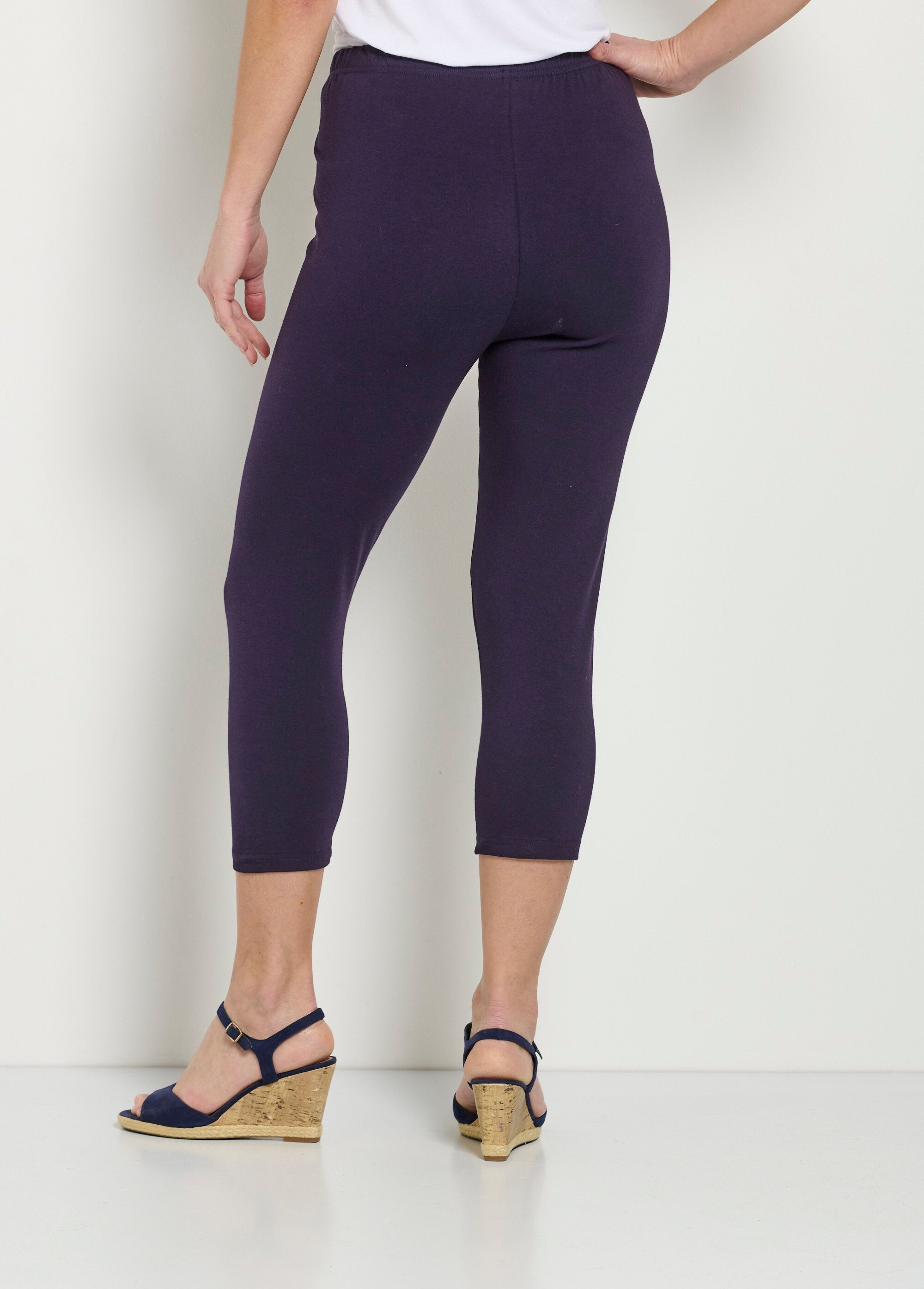 Korte_katoenen_legging_met_elastische_tailleband_Uni_prune_DO1_slim