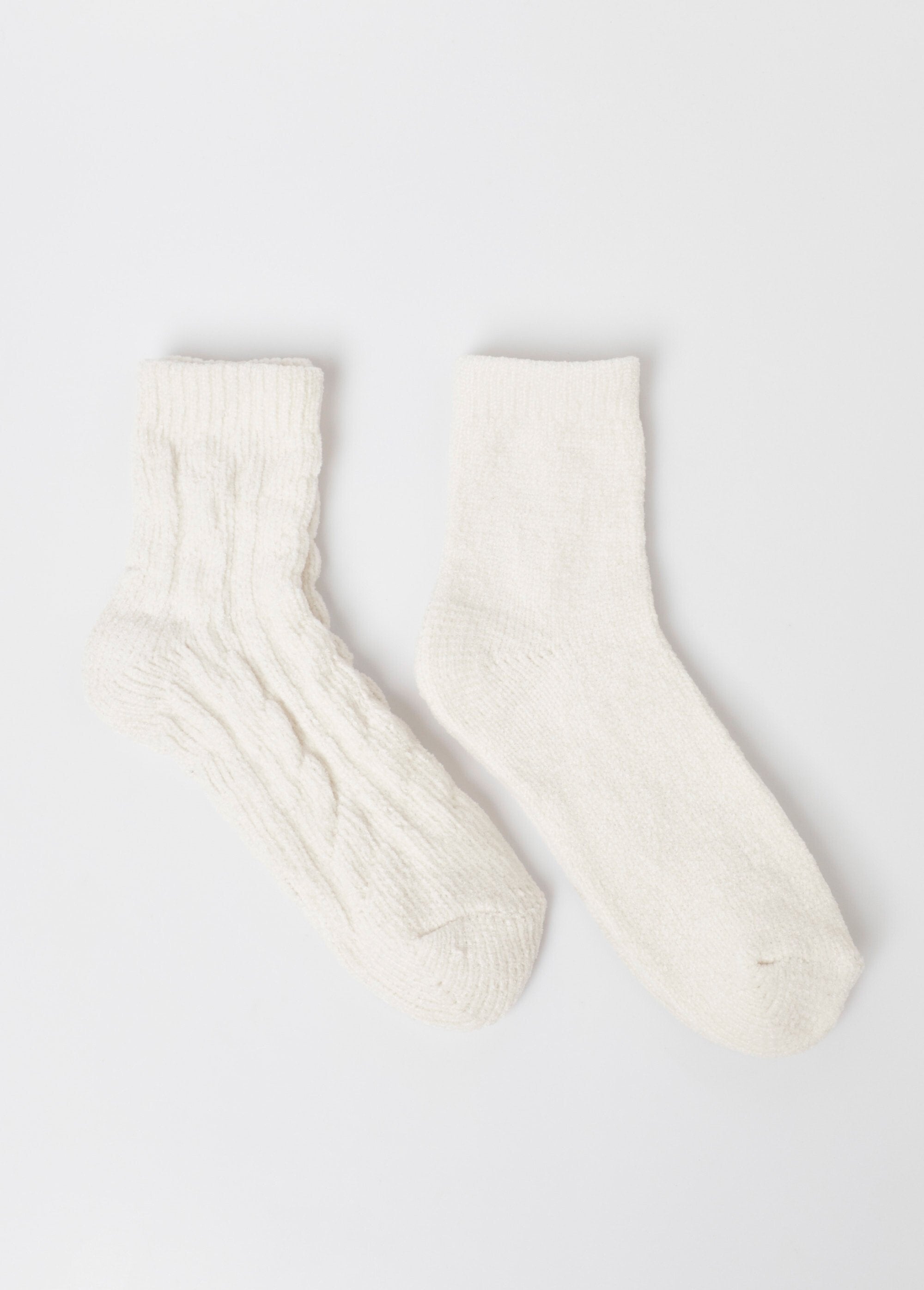 Set_van_2_zachte_chenille_sokken_Ecru_DE1_slim