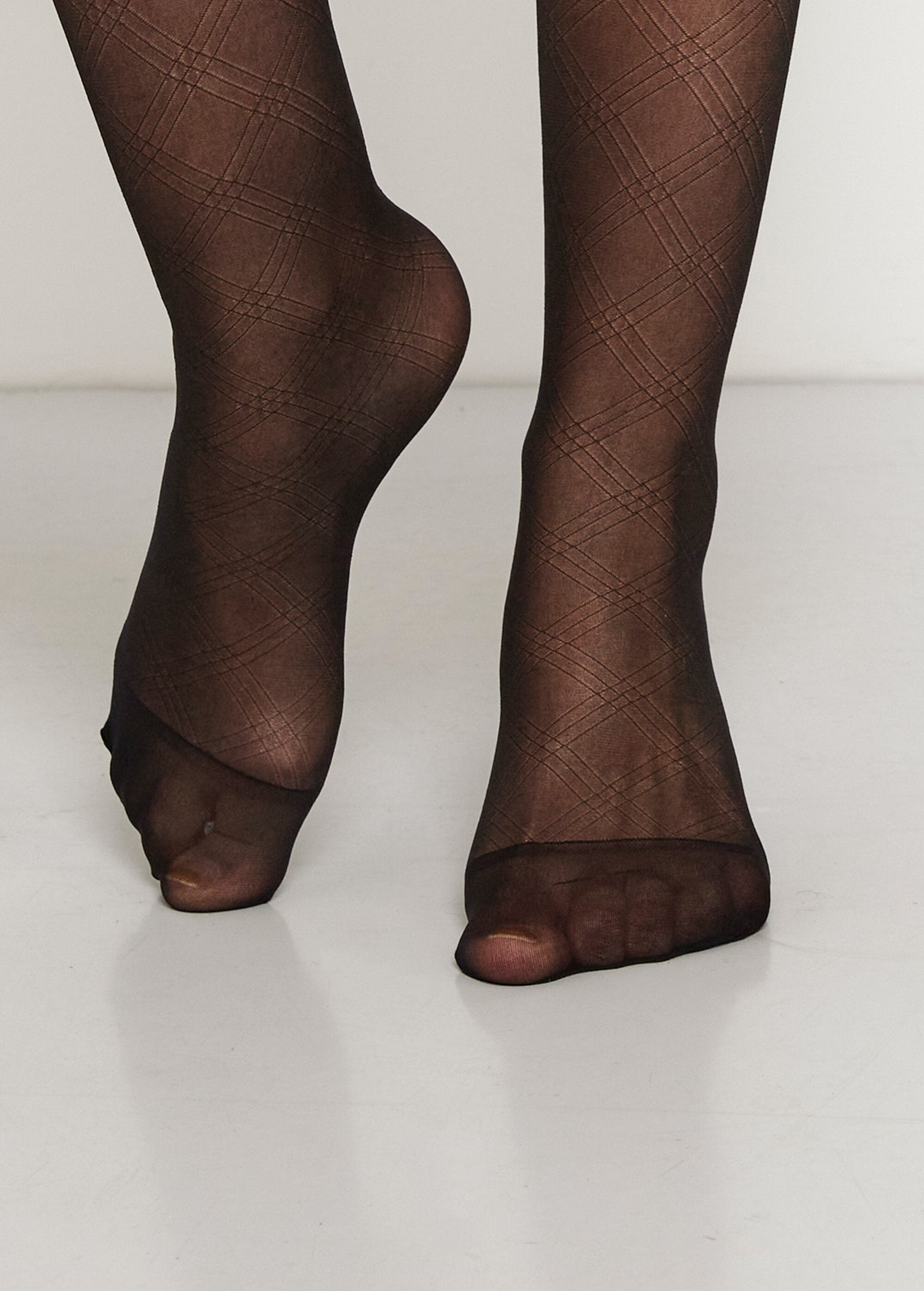 Set_van_2_mooie_kniekousen,_20_denier_Noir_et_losange_DE2_slim