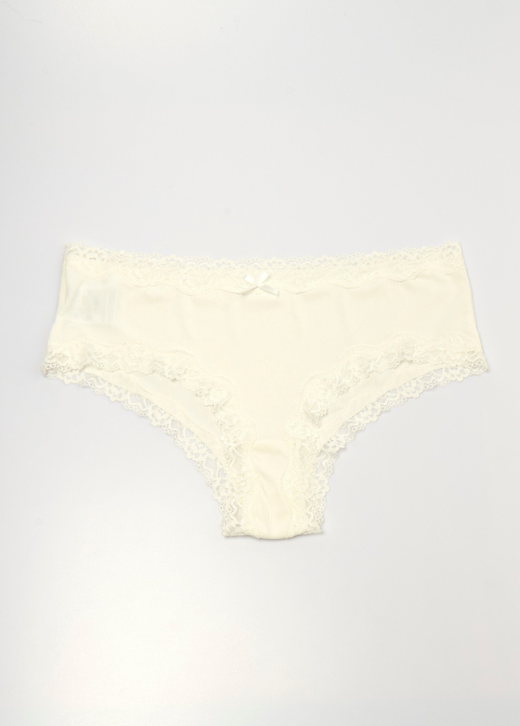 Set_van_2_microvezel_shorties_met_kanten_randje_Blanc_et_rose_DE1_slim