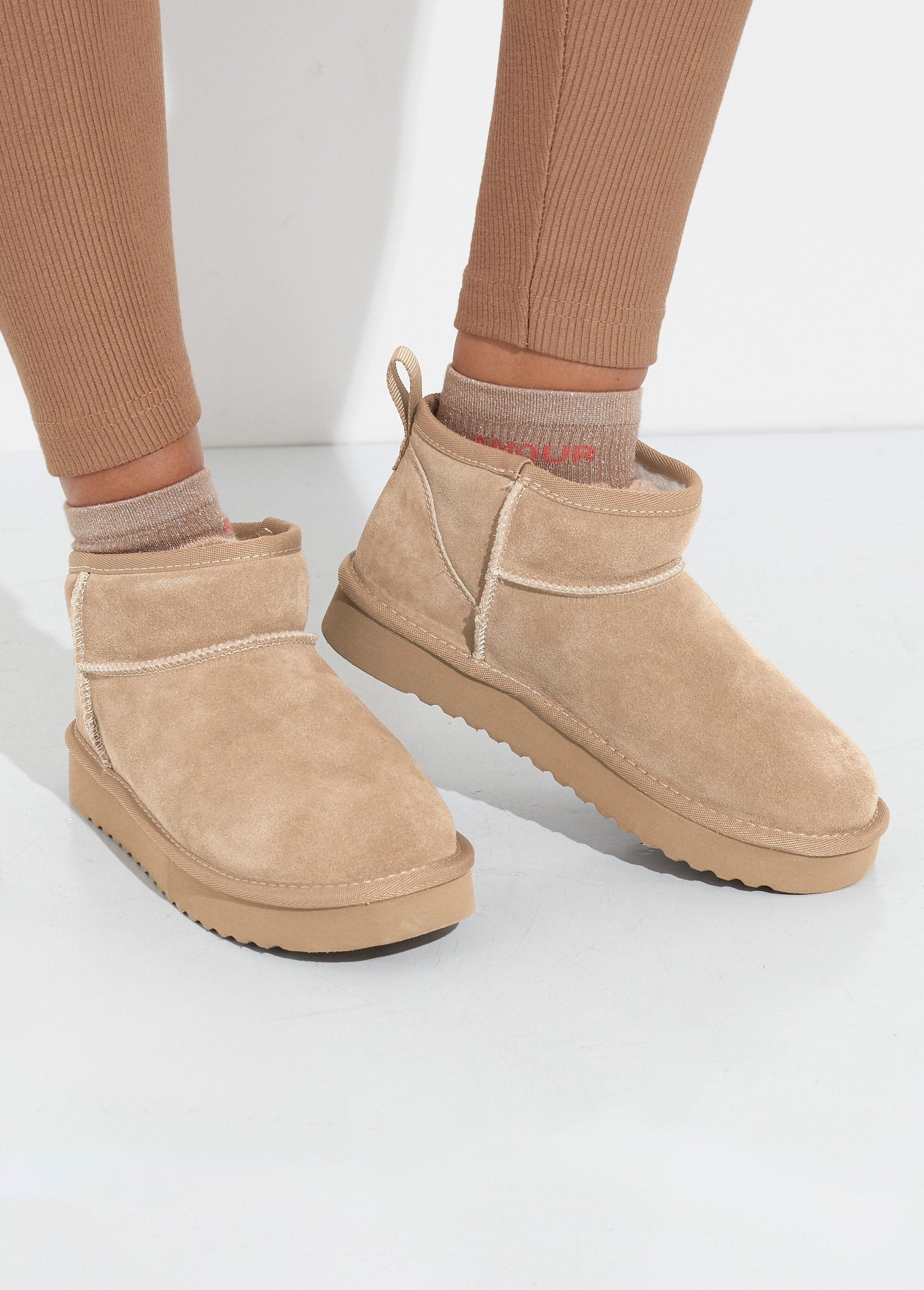 Gevulde_lage_laarzen_met_sleezool_Taupe_SF1_slim