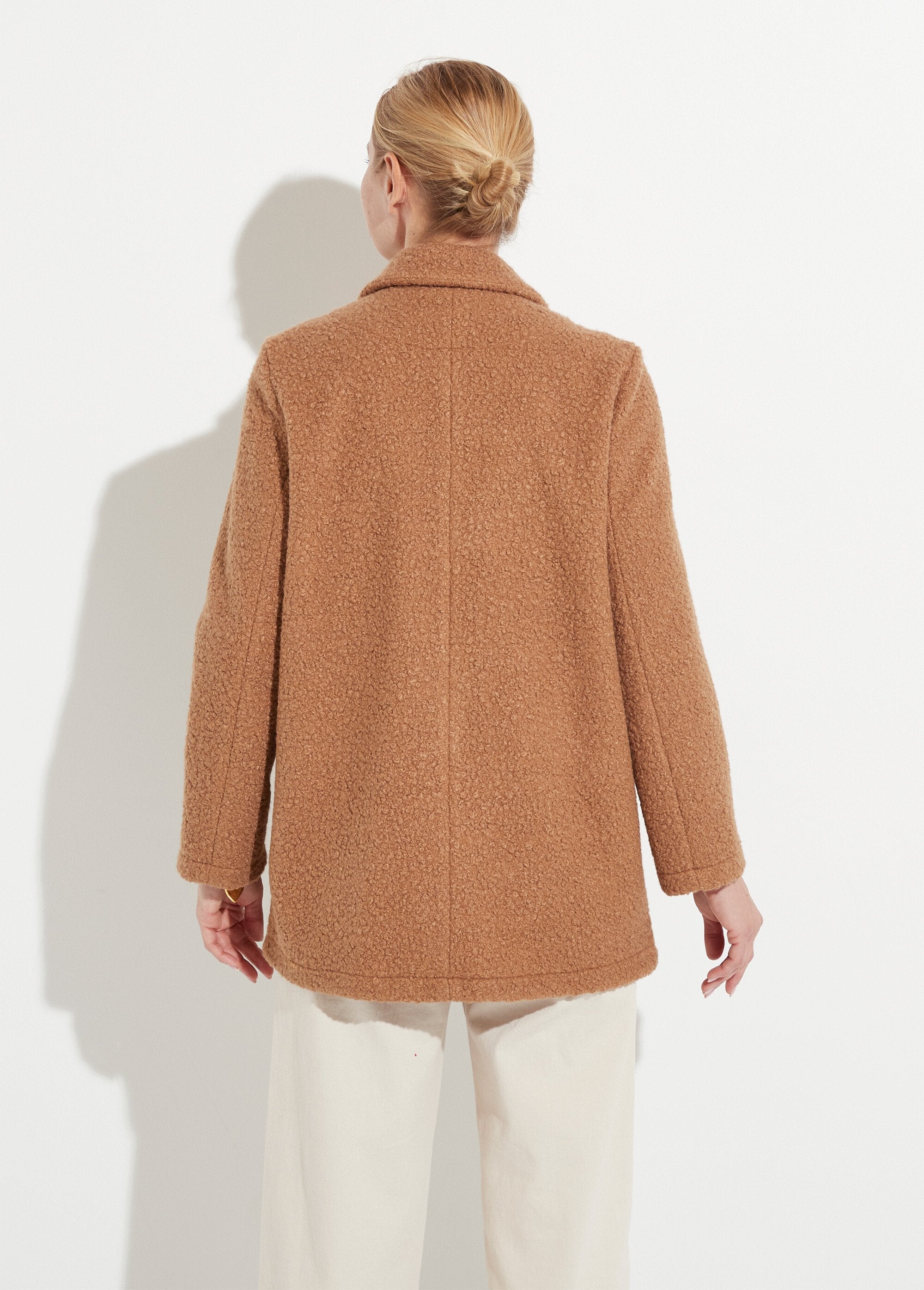 Manteau_tissu_bouclette_mi-long_boutonné_Camel_DO1_slim