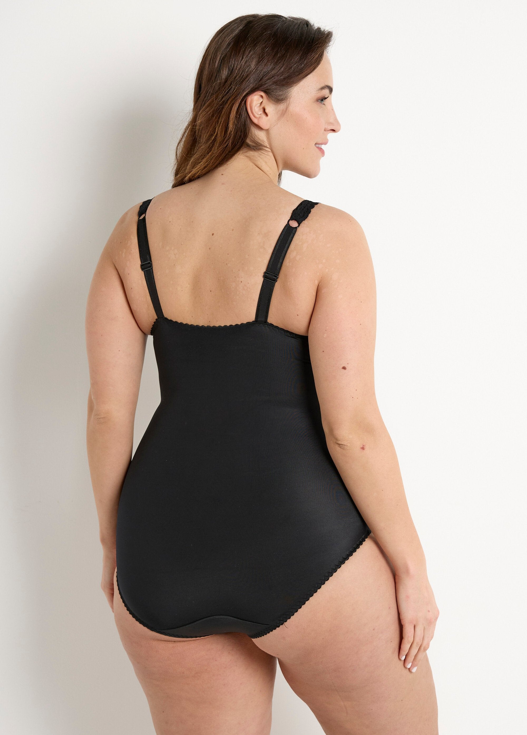 Miss_Mary®_-_Beugelbody_met_kanten_inleg_Noir_DO1_curvy
