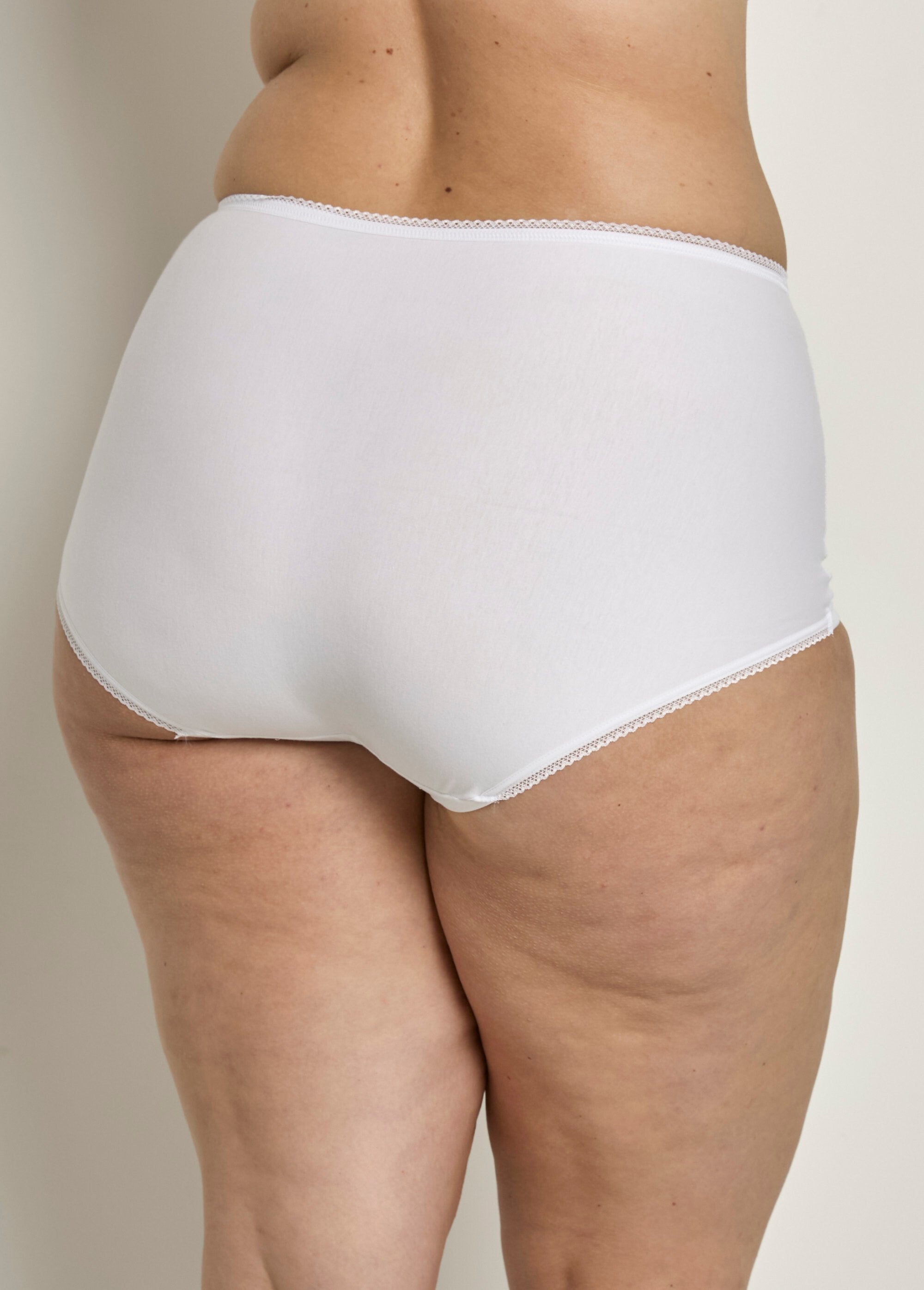 Miss_Mary®_-_Hooggesneden_kanten_schede_Blanc_DO1_curvy