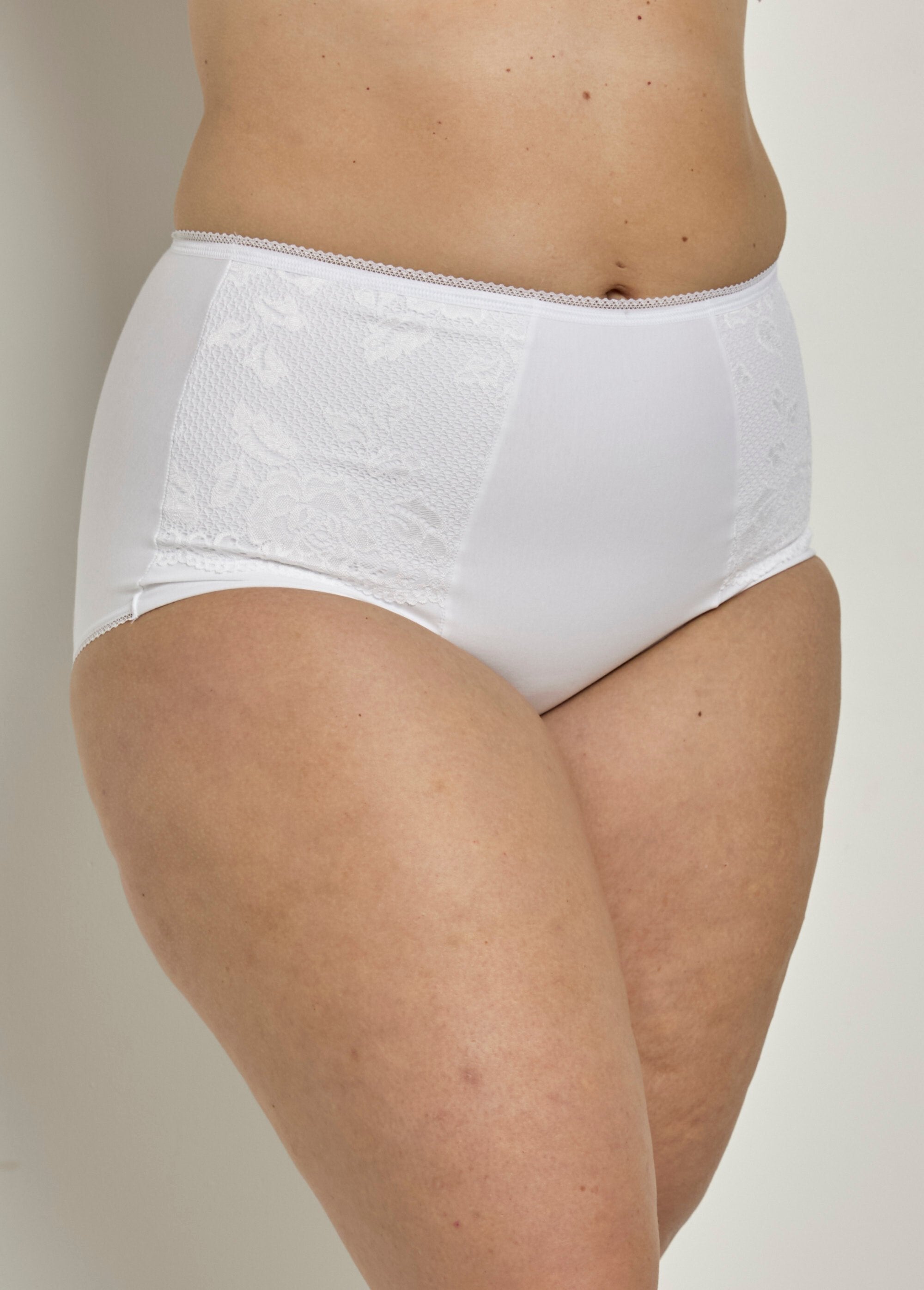 Miss_Mary®_-_Hooggesneden_kanten_schede_Blanc_FA1_curvy