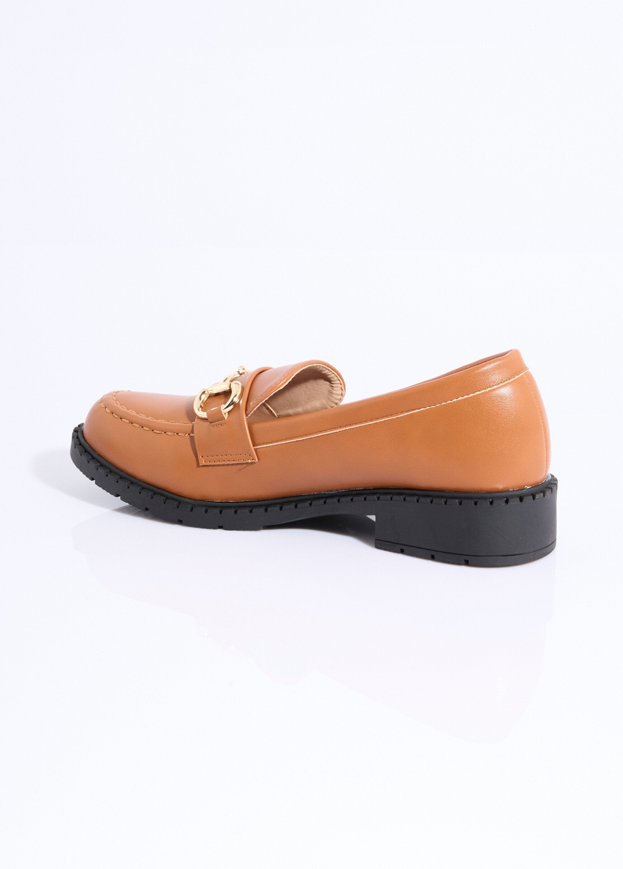 Loafers_met_metalen_sluiting_Camel_DO1_slim