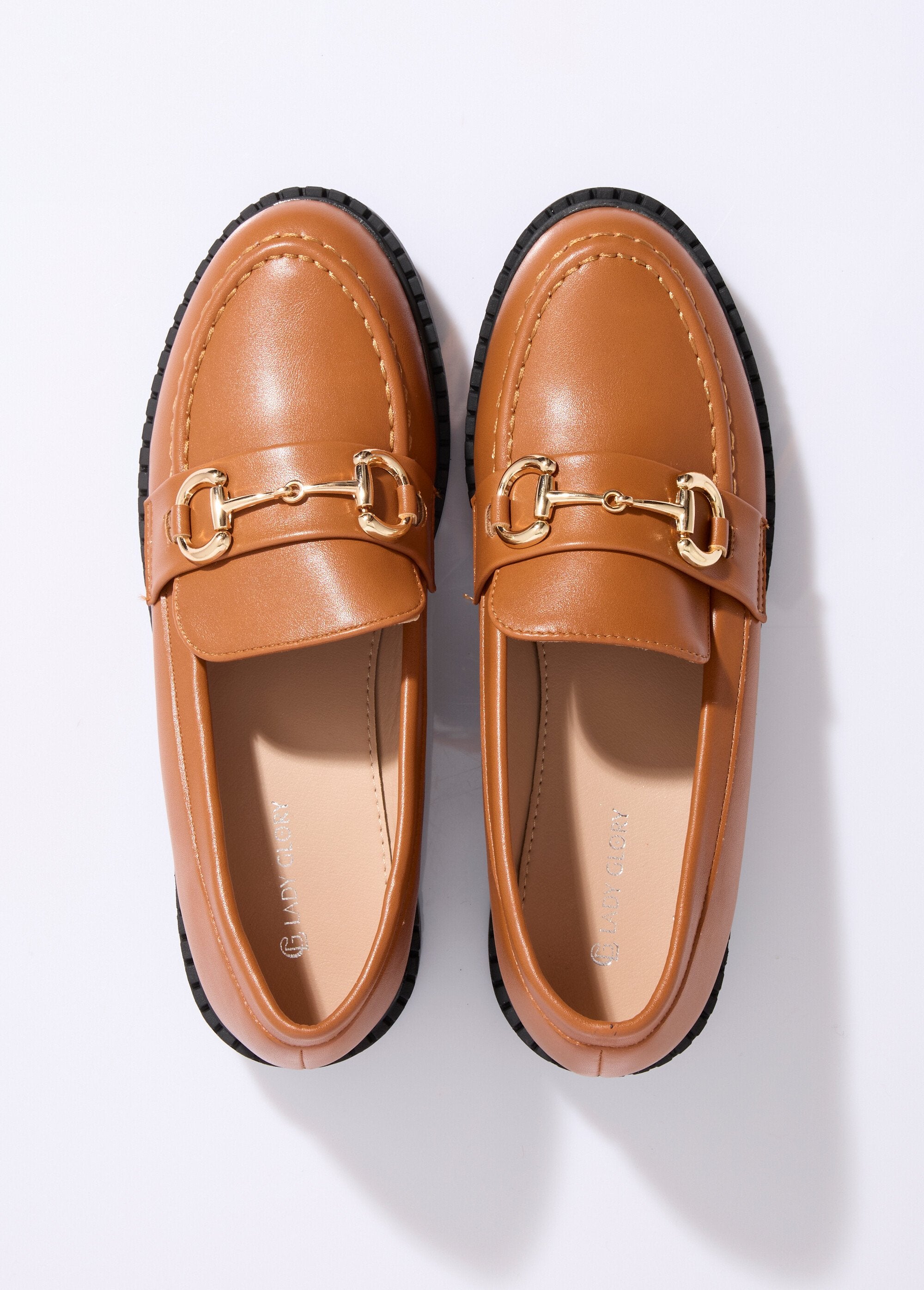 Loafers_met_metalen_sluiting_Camel_OV1_slim