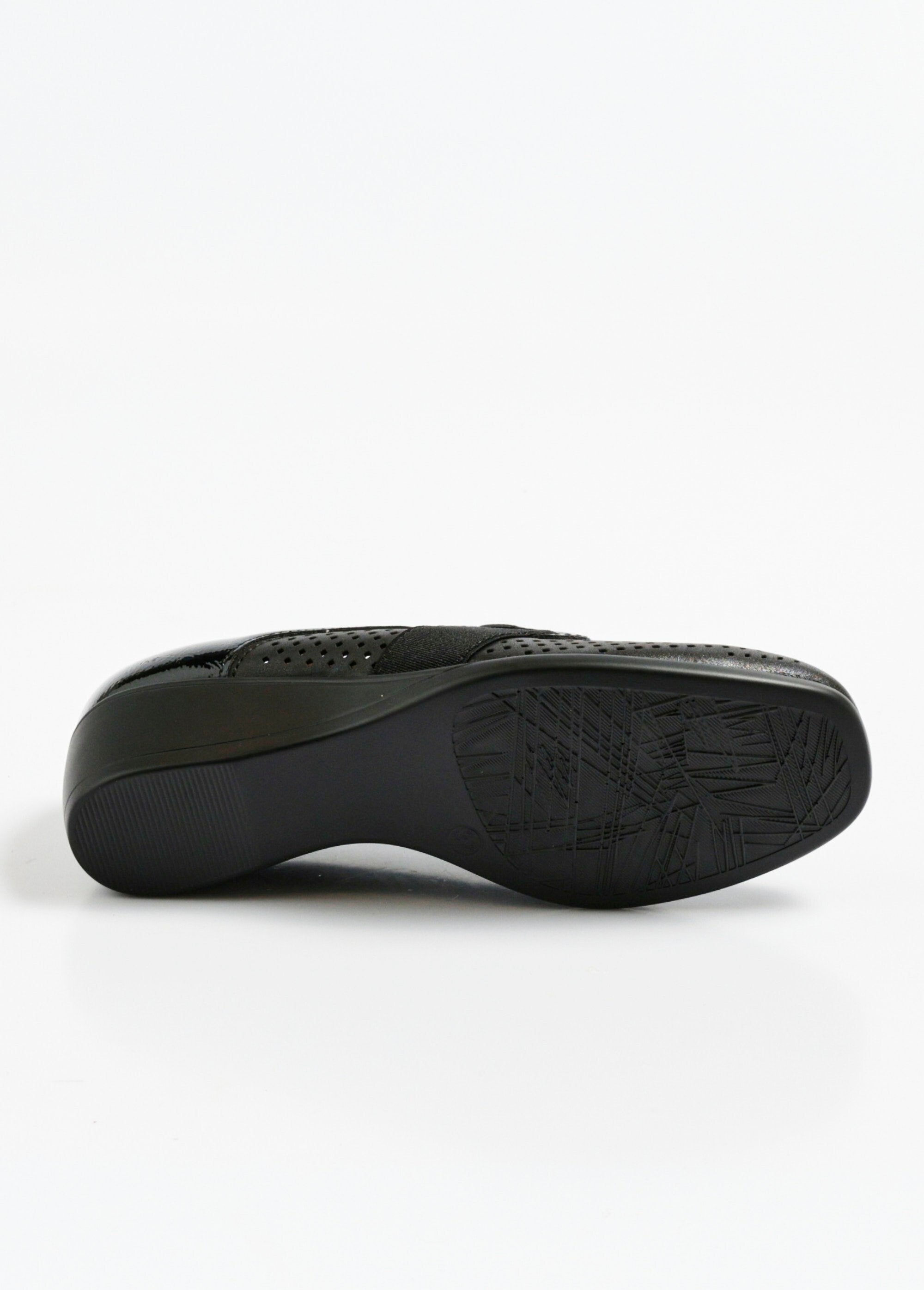 Geperforeerde_loafers_met_chique_details_Noir_UN1_slim