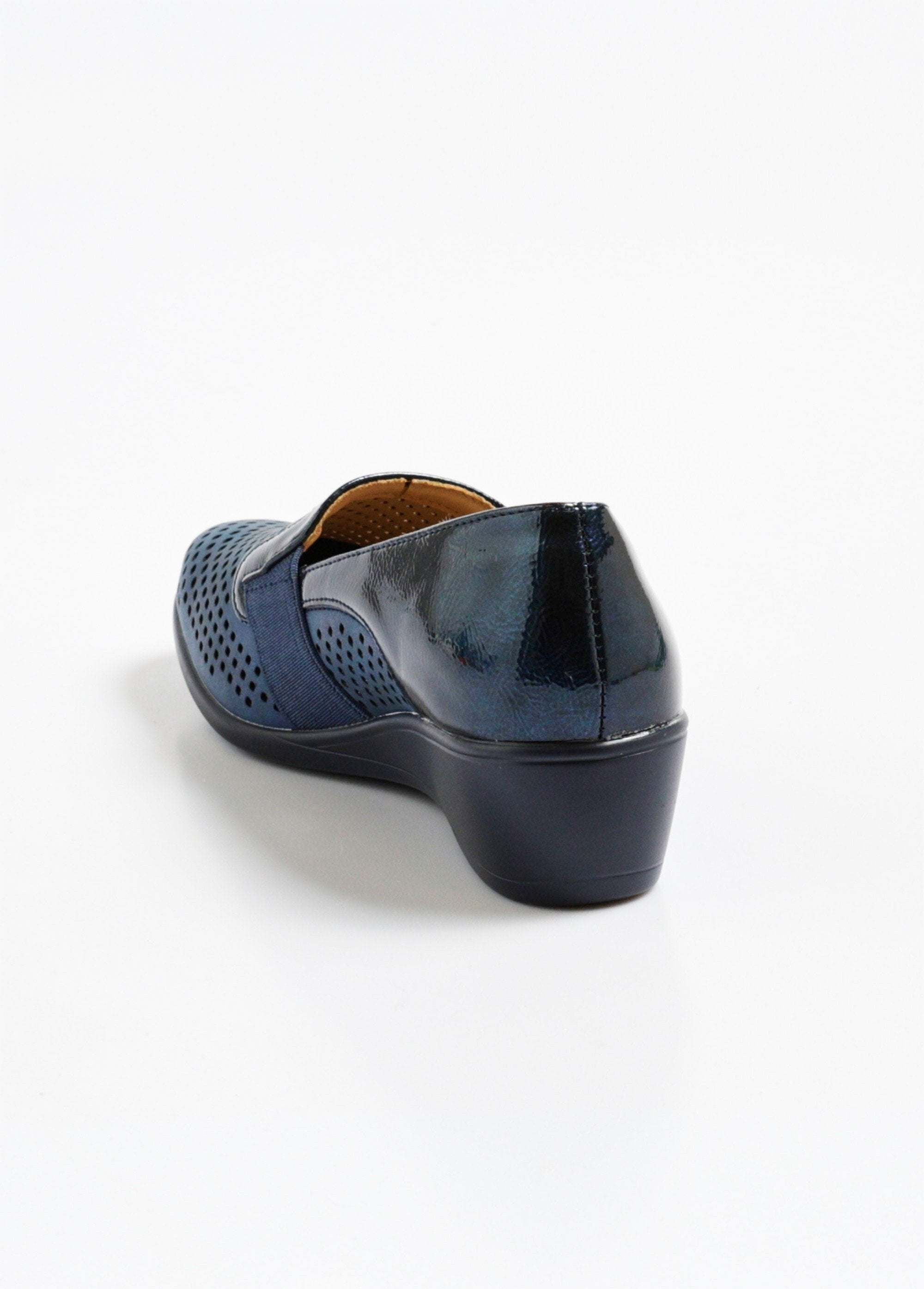 Geperforeerde_loafers_met_chique_details_Bleu_DO1_slim