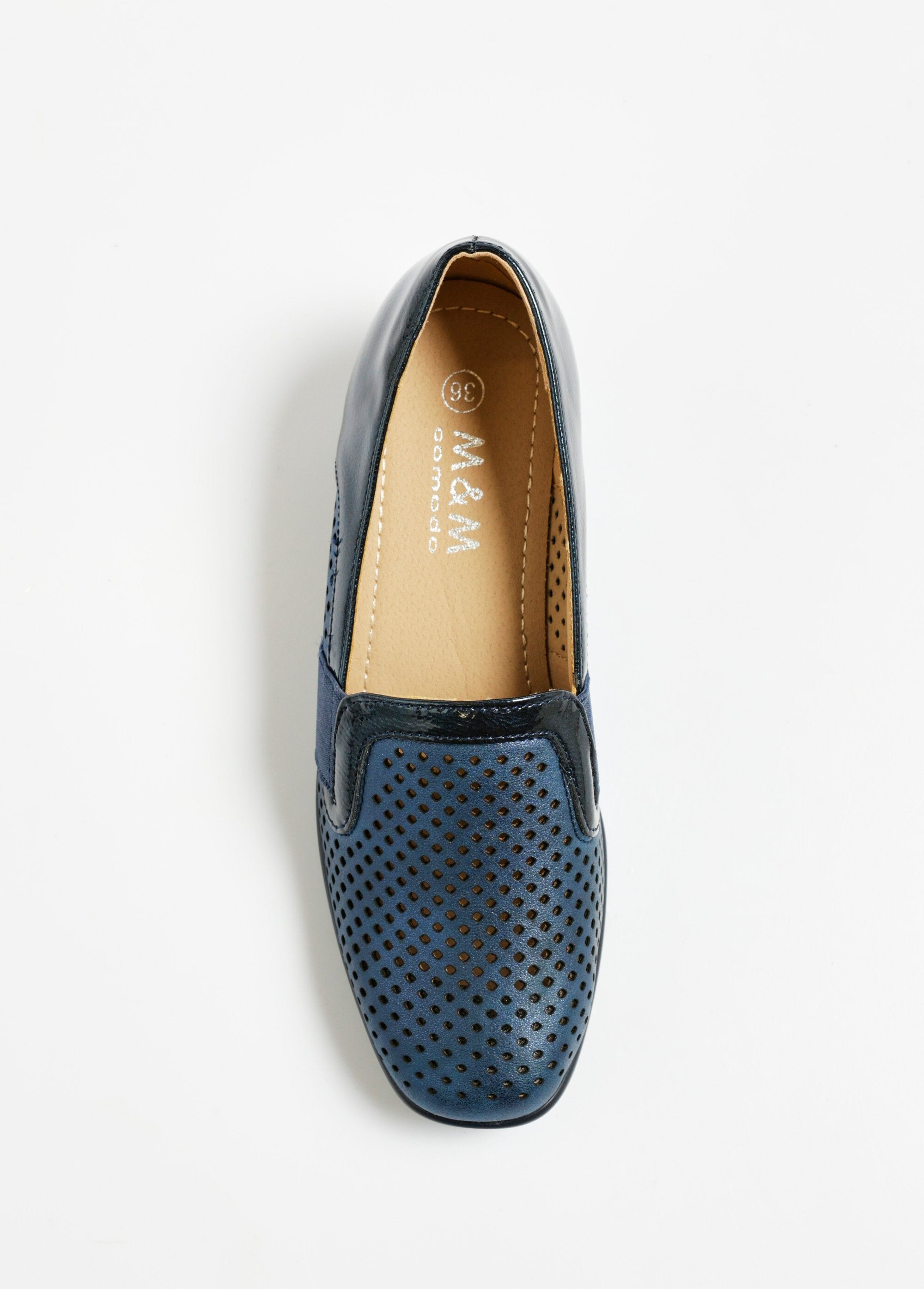 Geperforeerde_loafers_met_chique_details_Bleu_OV1_slim