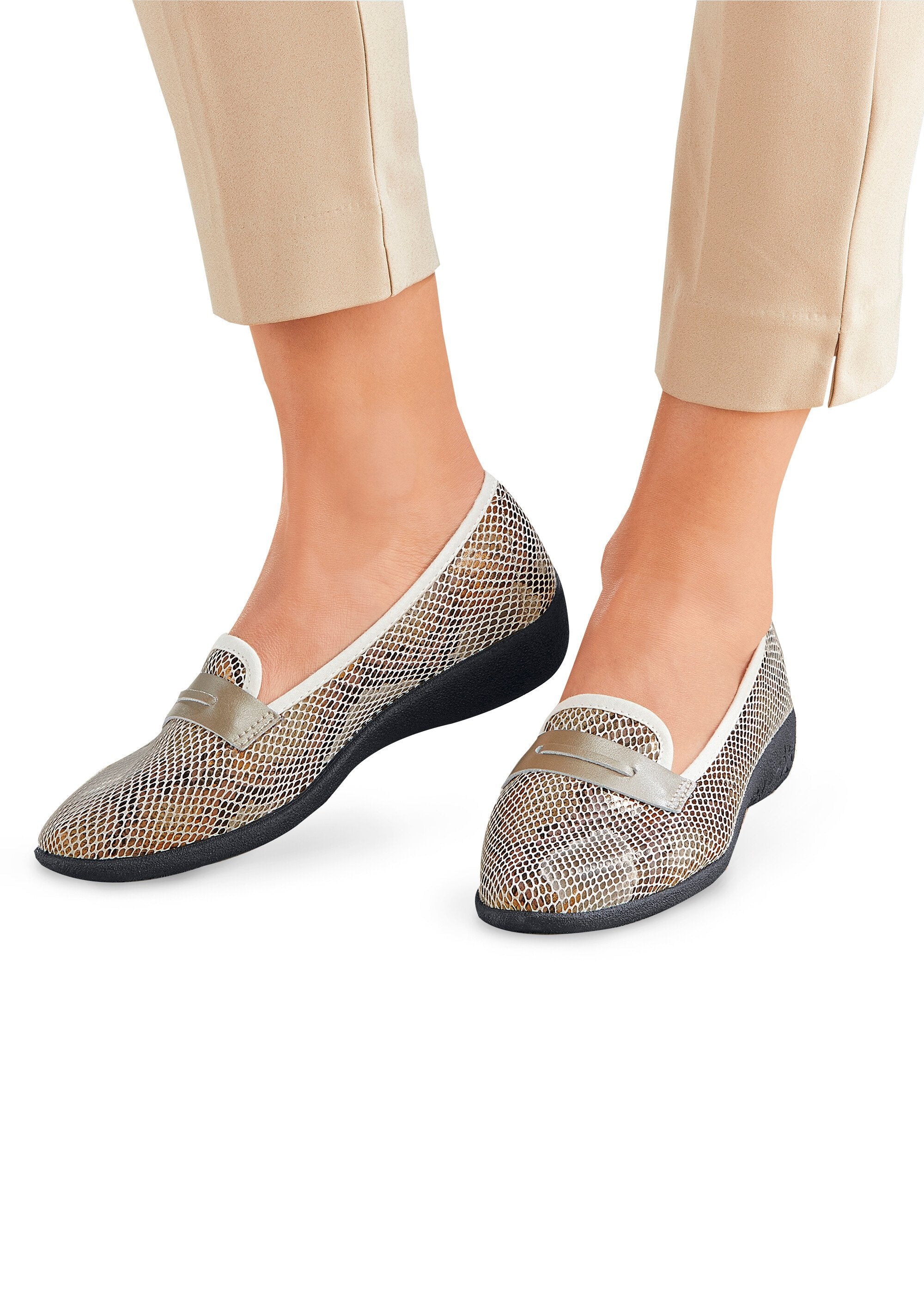 Comfortabele_mocassins_voor_gevoelige_voeten_BEIGE_SF1_slim