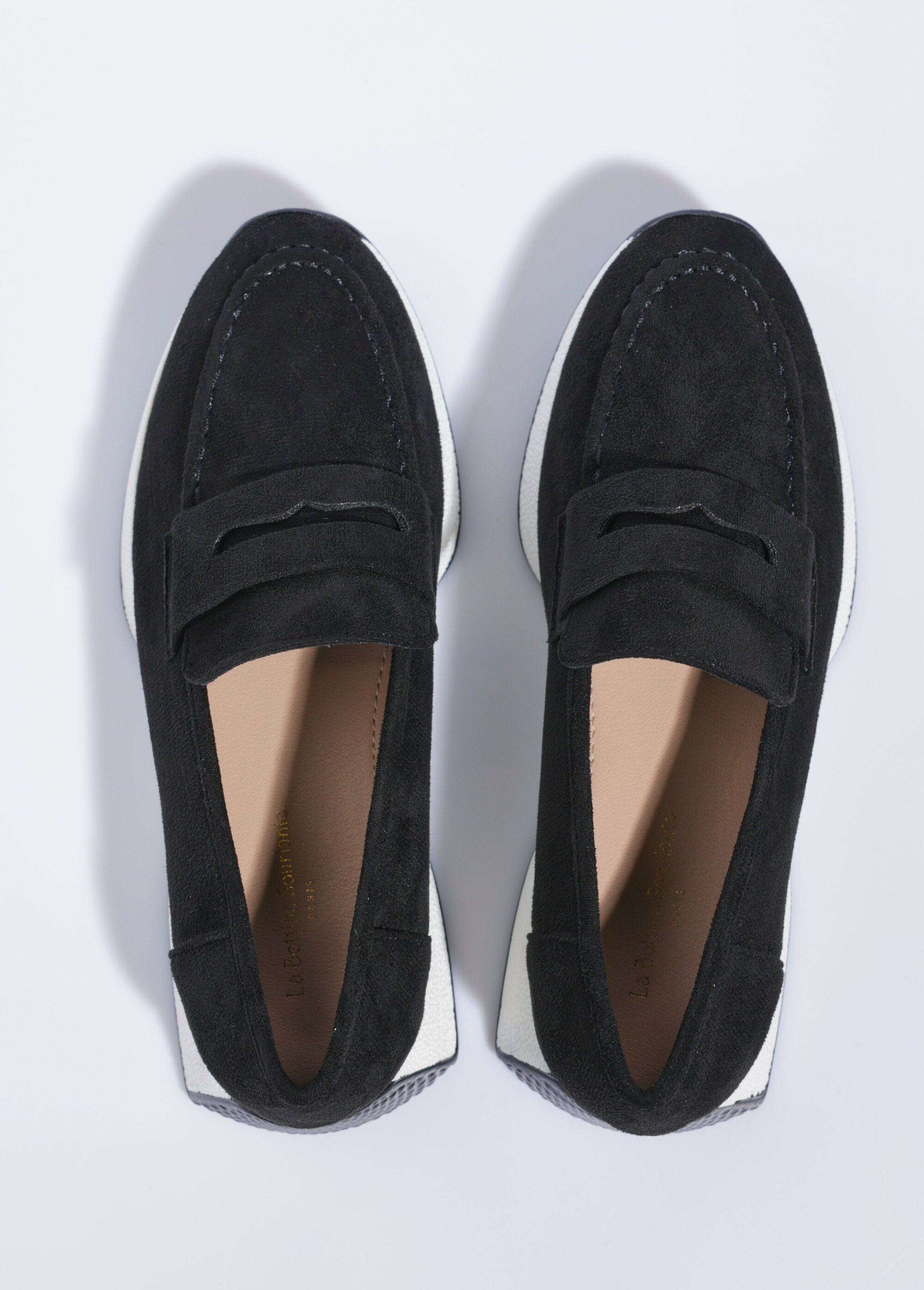 Mocassins_met_contrasterende_plateauzool_Noir_OV1_slim