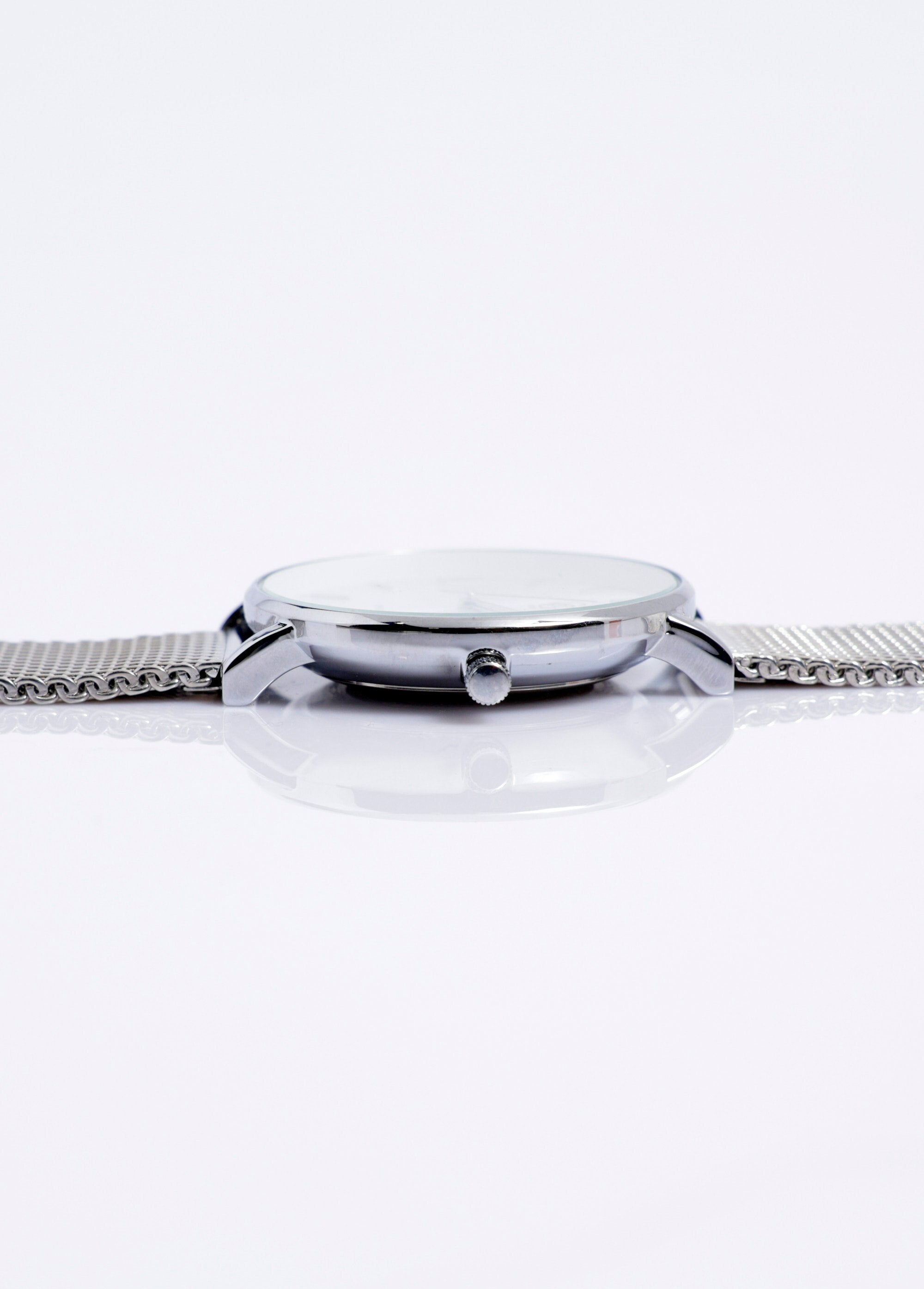 Rond_horloge_met_Milanese_schakelarmband_1G_Argent_blanc_DE2_slim