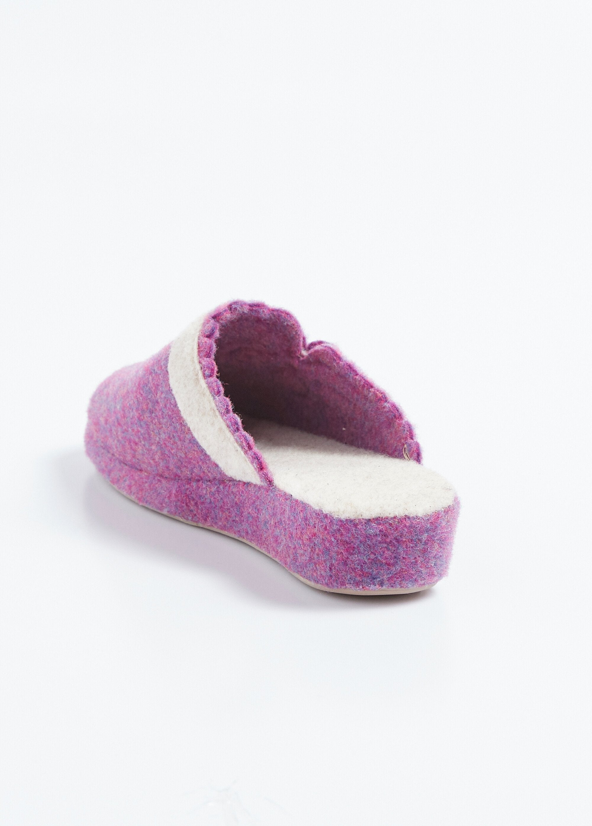 Vilten_muiltje_met_bloemenapplicatie_Parme_DO1_slim