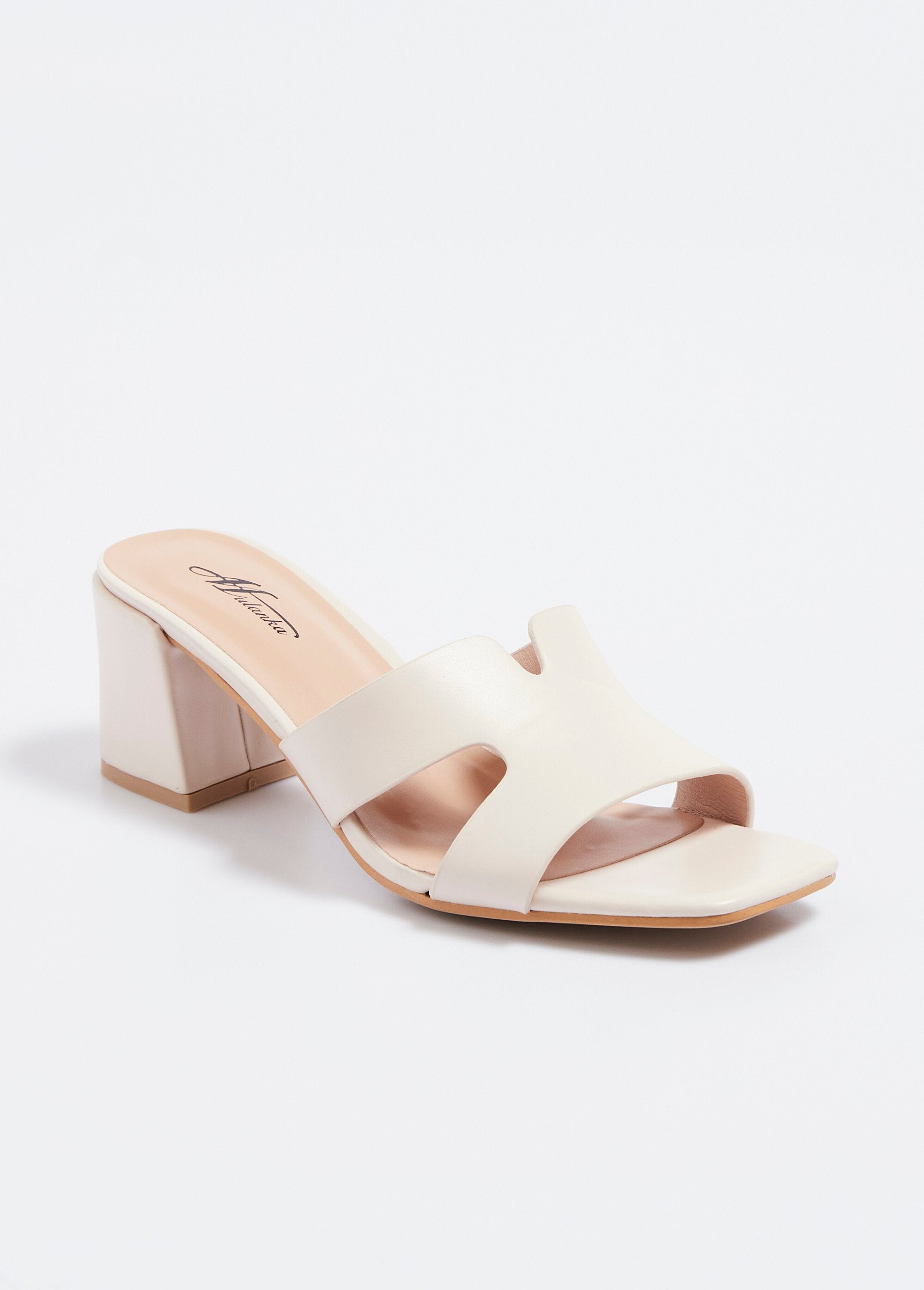 Chique_muiltjes_met_vierkante_teen_en_dikke_hak_Beige_FA1_slim