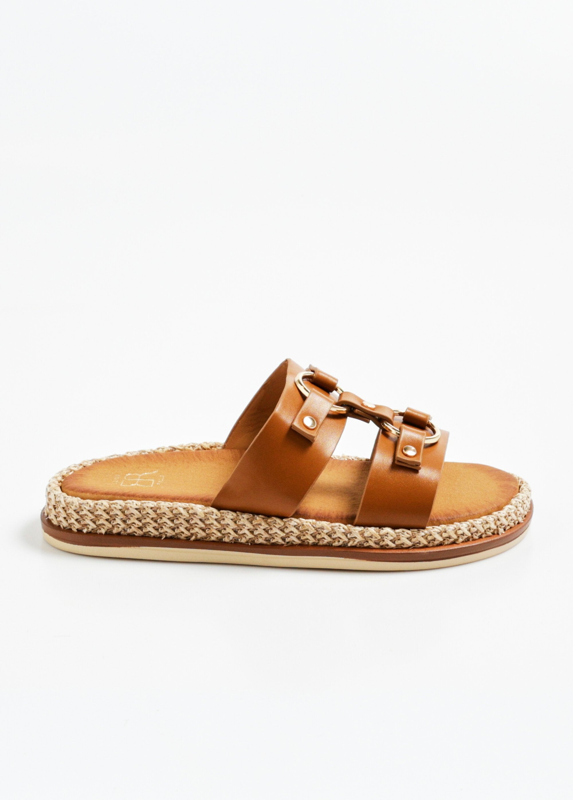 Sleehakken_met_riempjes_en_ringen_Camel_DR1_slim