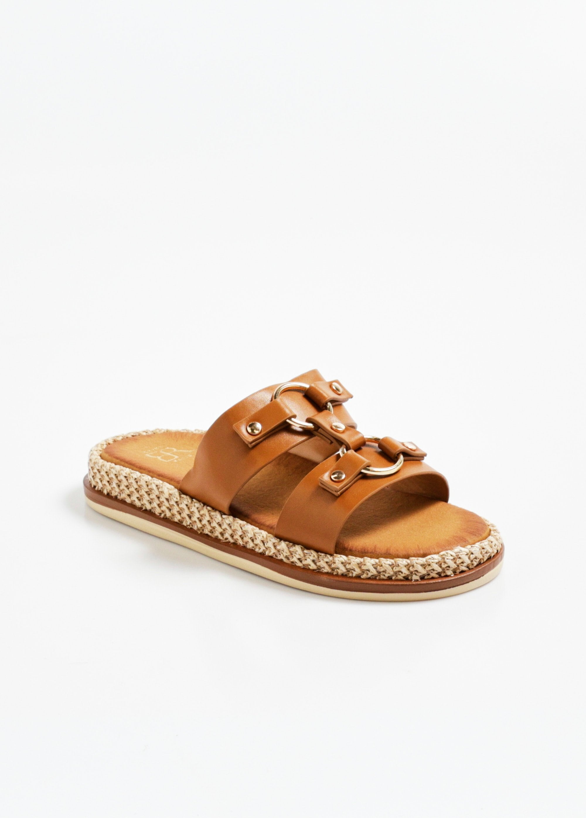 Sleehakken_met_riempjes_en_ringen_Camel_FA1_slim