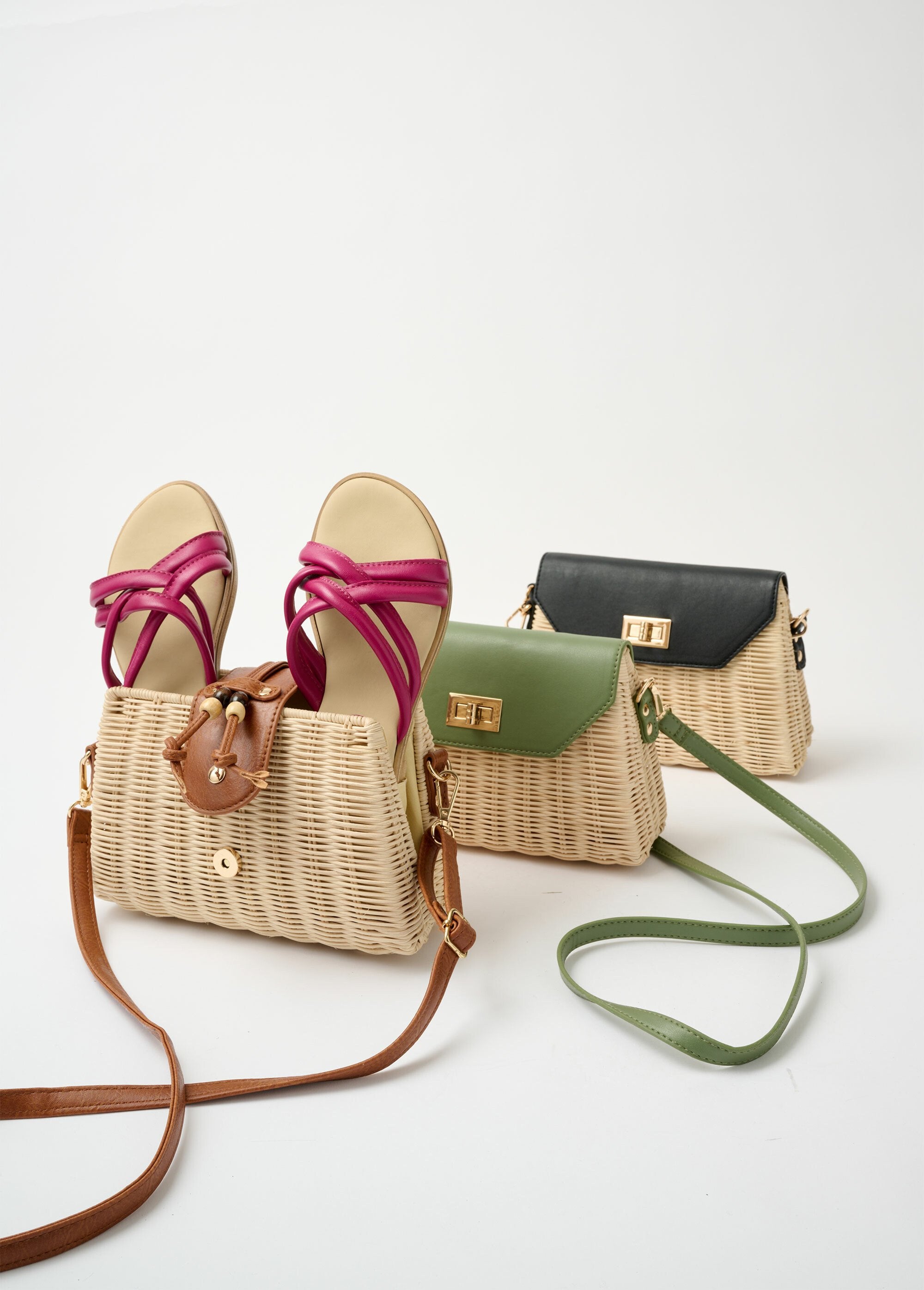 Leren_sleehakken_met_gekruiste_band_Fuchsia_SF1_slim