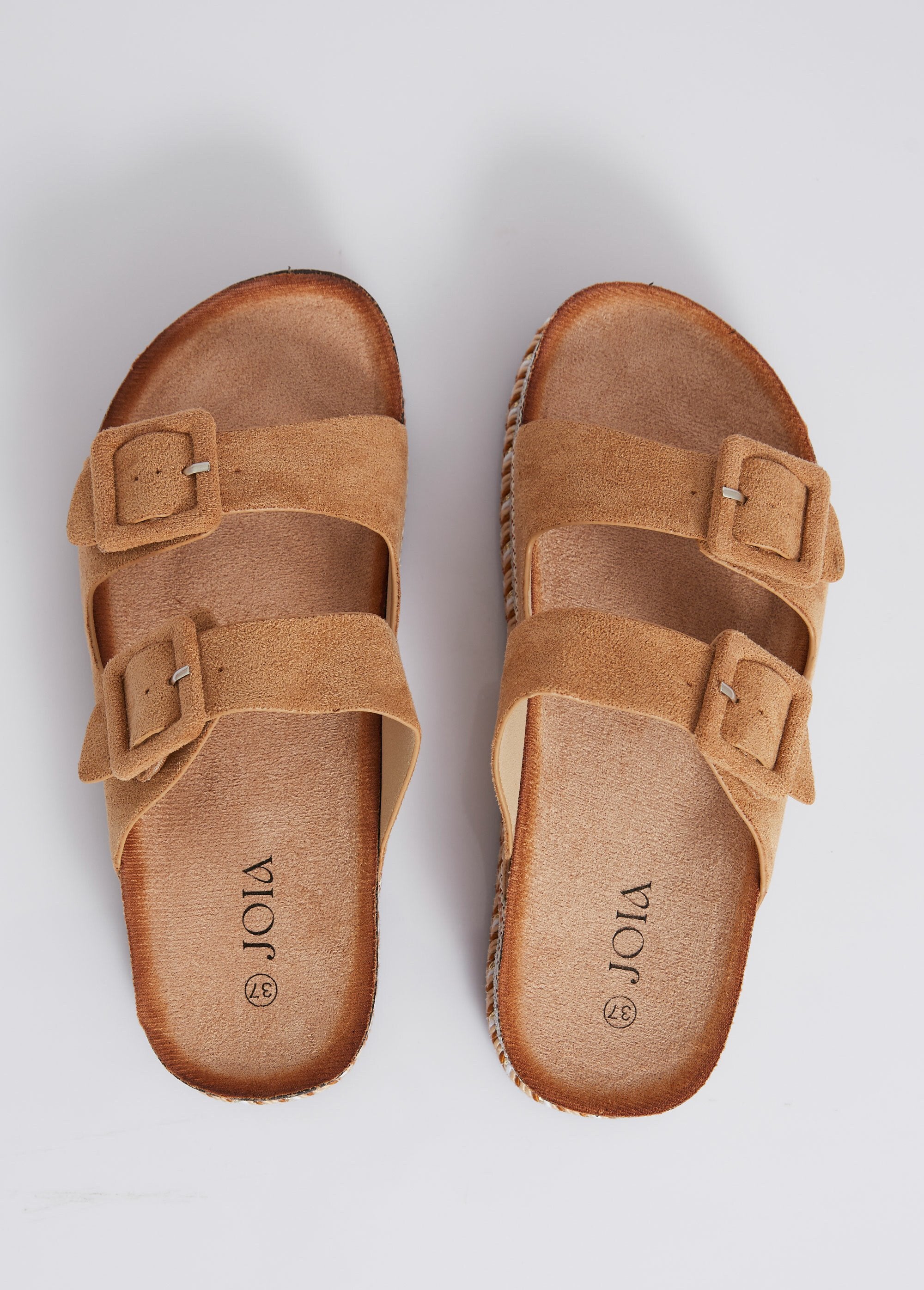 Edele_sleehakken_met_gespen_Camel_OV1_slim